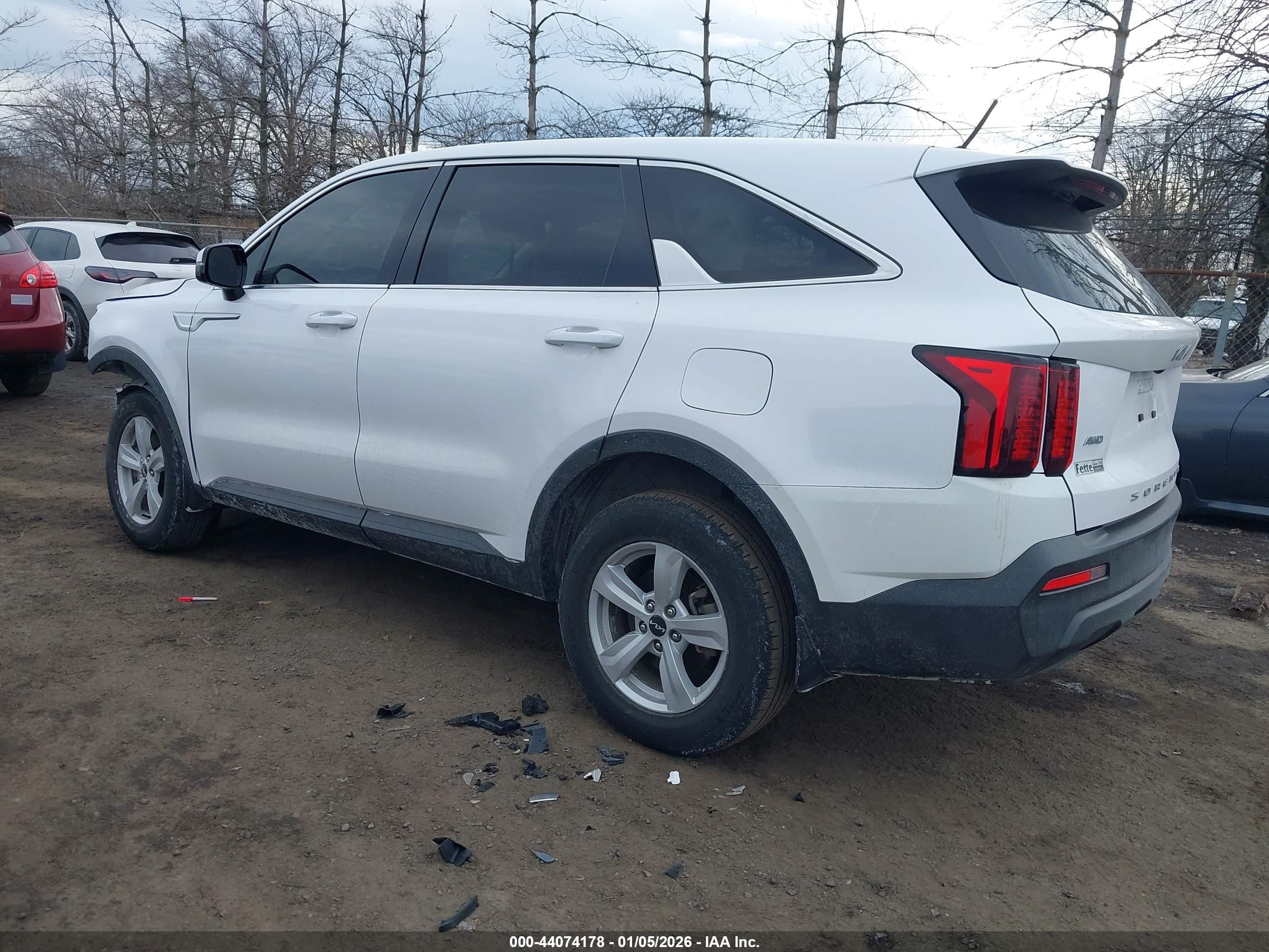 KIA SORENTO image 3