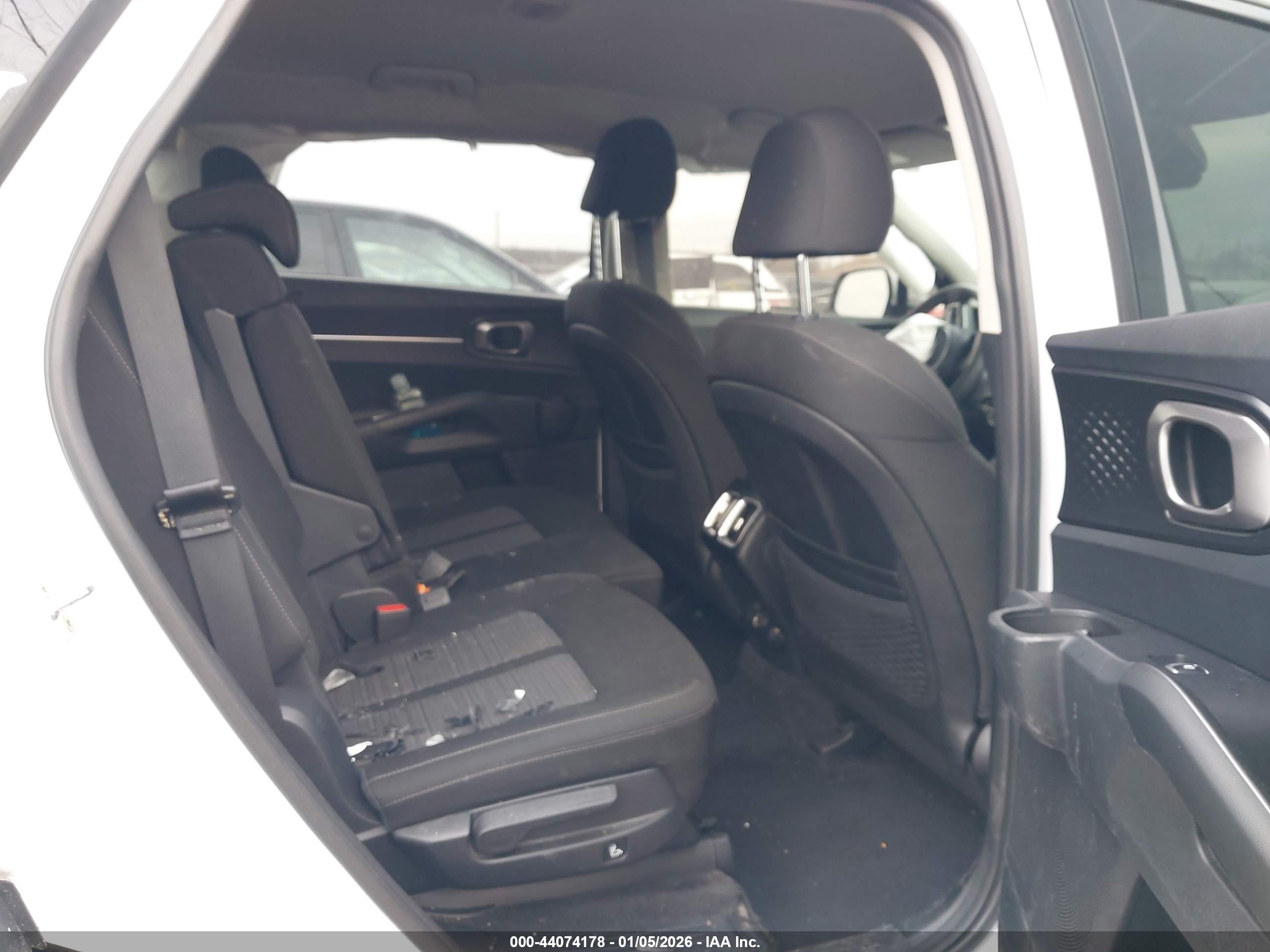 KIA SORENTO image 8