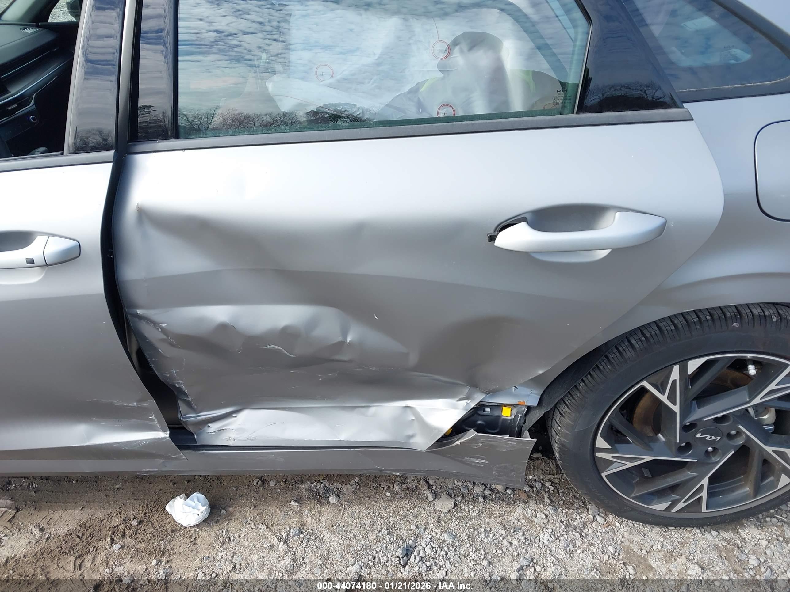 KIA K5 image 6