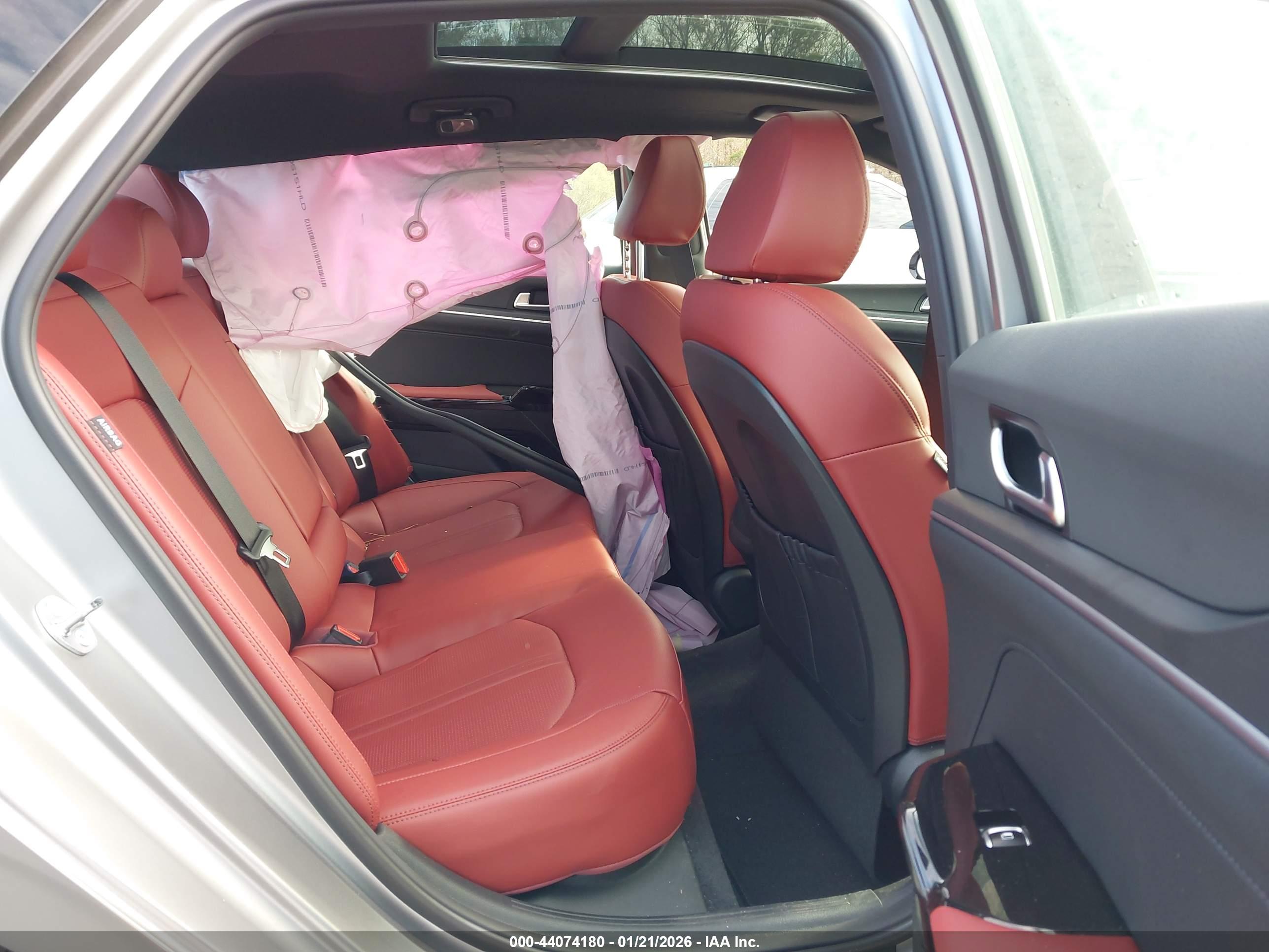 KIA K5 image 8