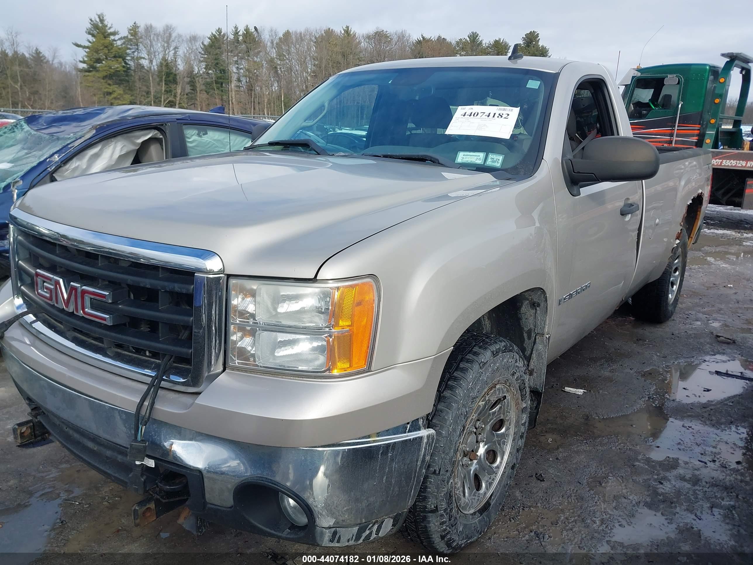GMC SIERRA image 2