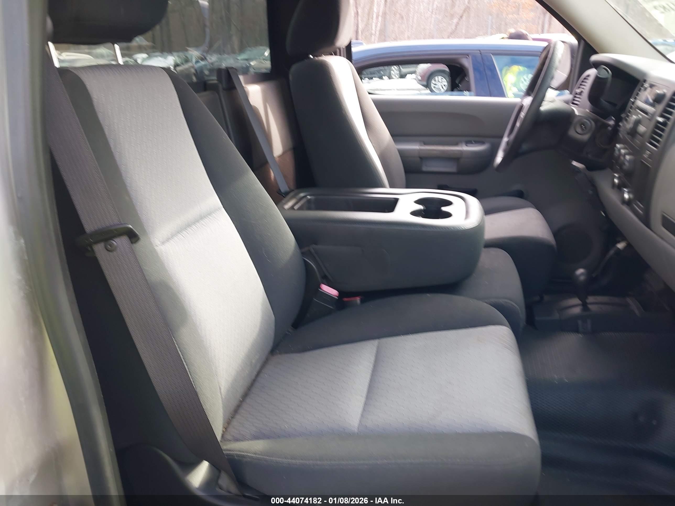GMC SIERRA image 8
