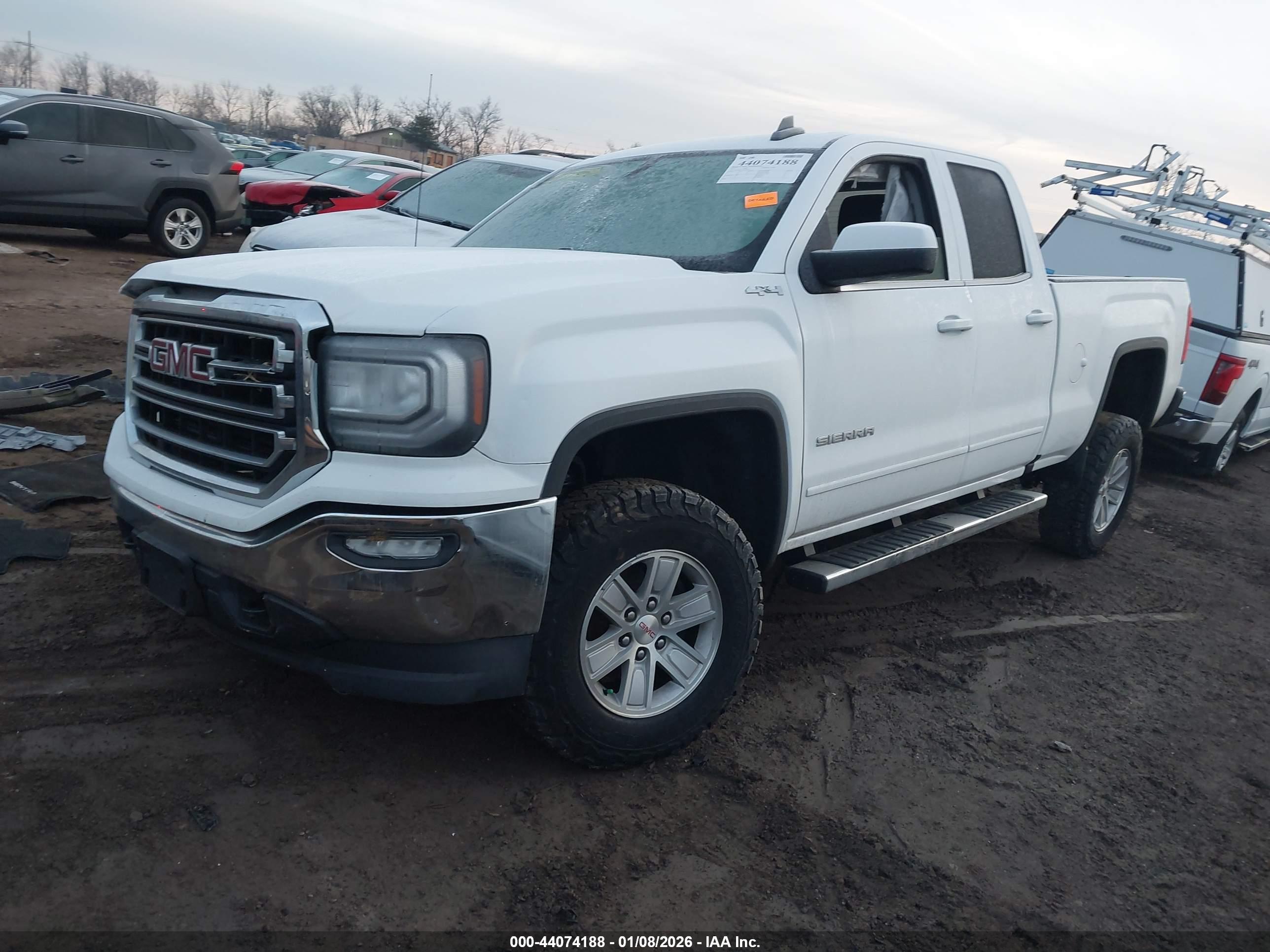 GMC SIERRA image 2