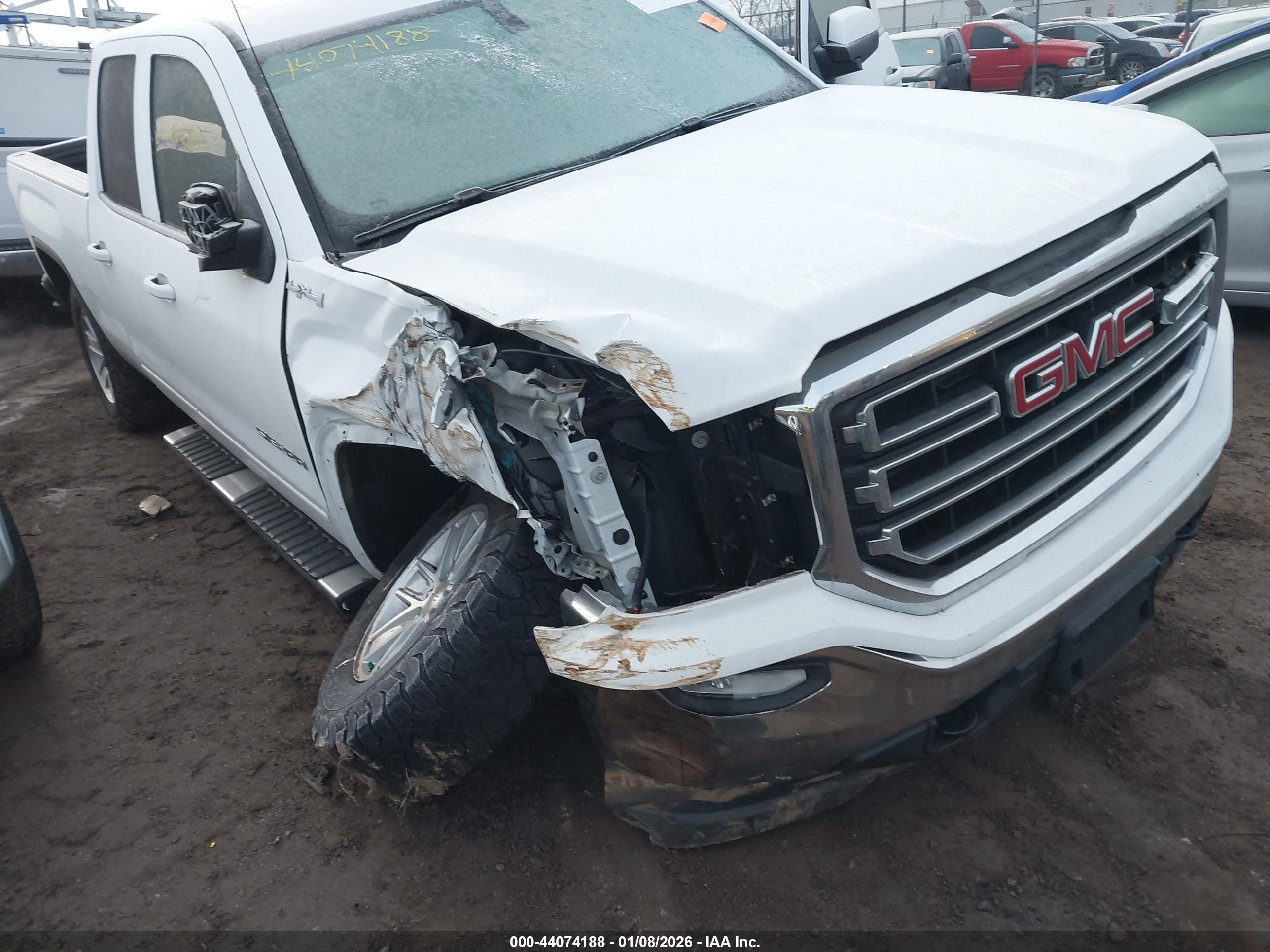 GMC SIERRA image 6
