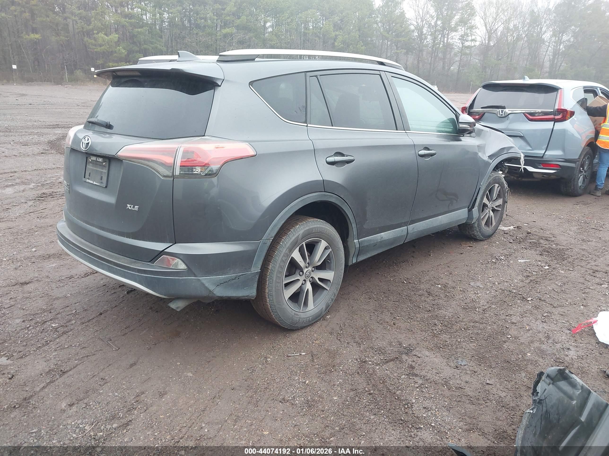 TOYOTA RAV4 image 4
