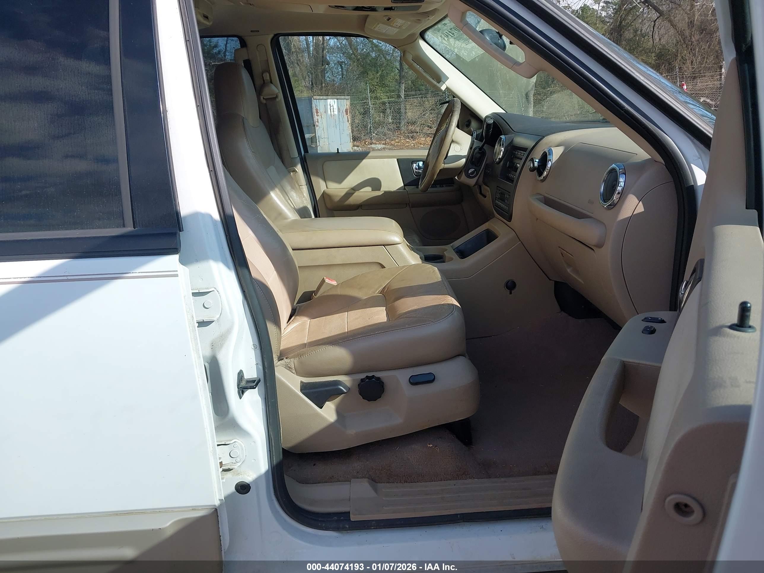 FORD EXPEDITION image 5