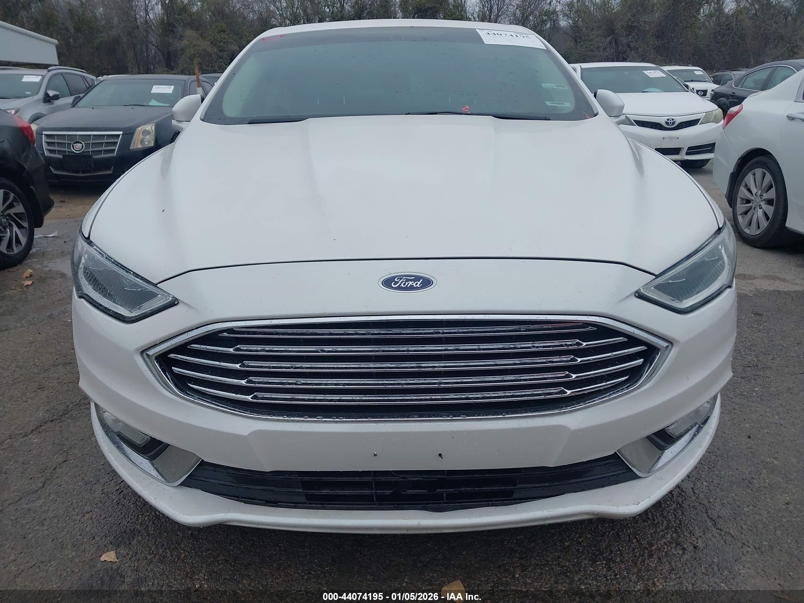 FORD FUSION image 6