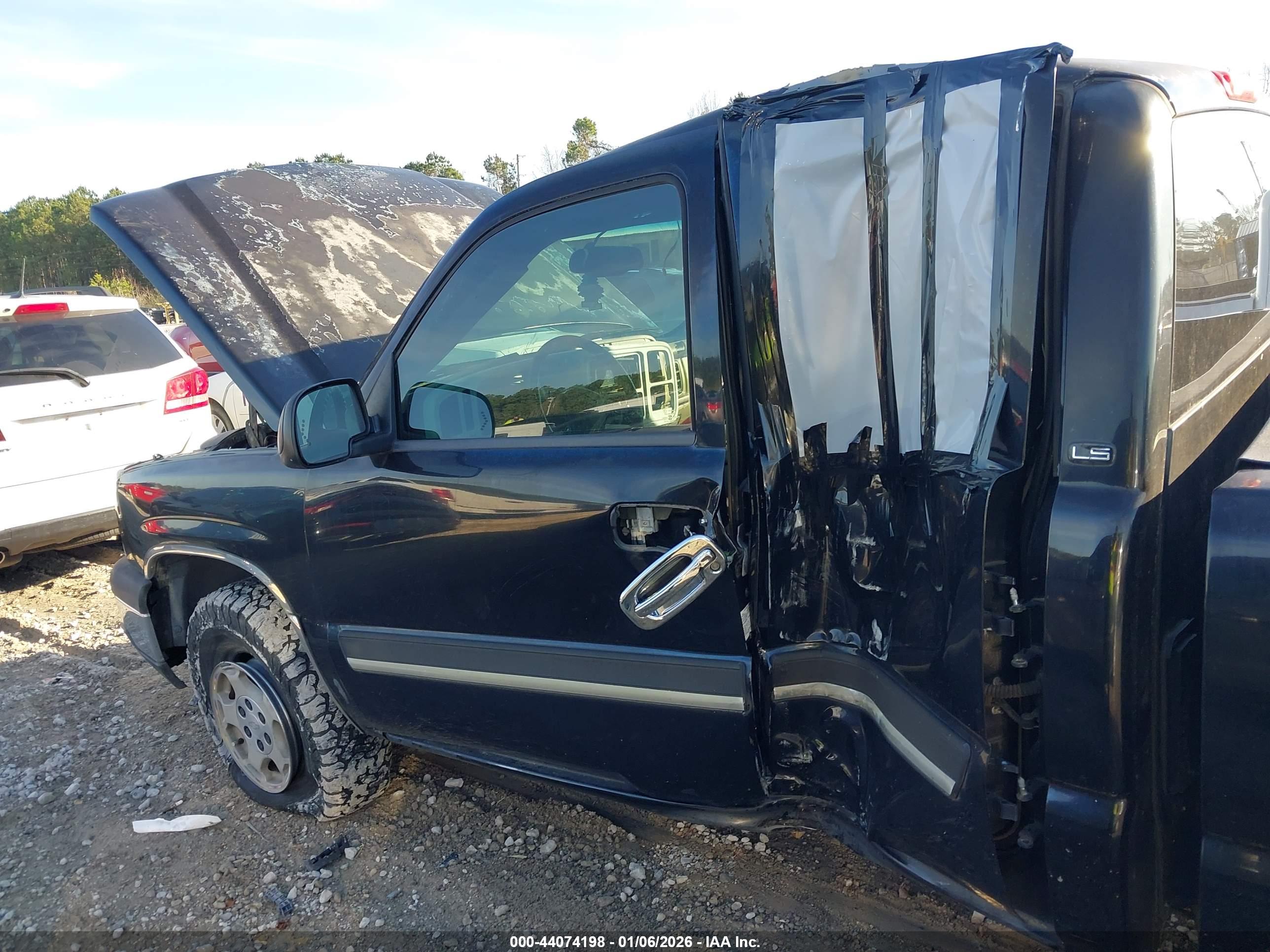CHEVROLET SILVERADO image 6