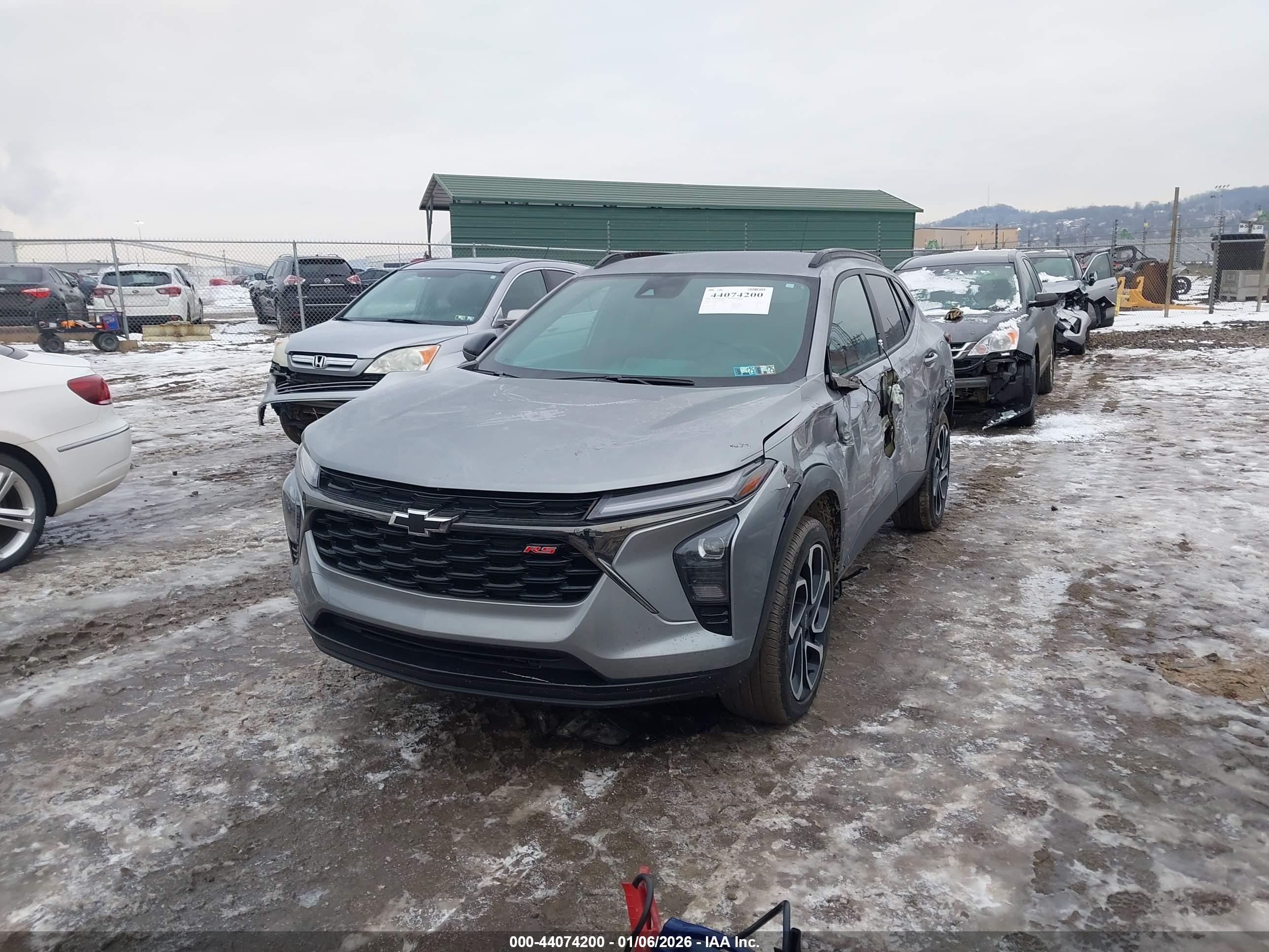 CHEVROLET TRAX image 2