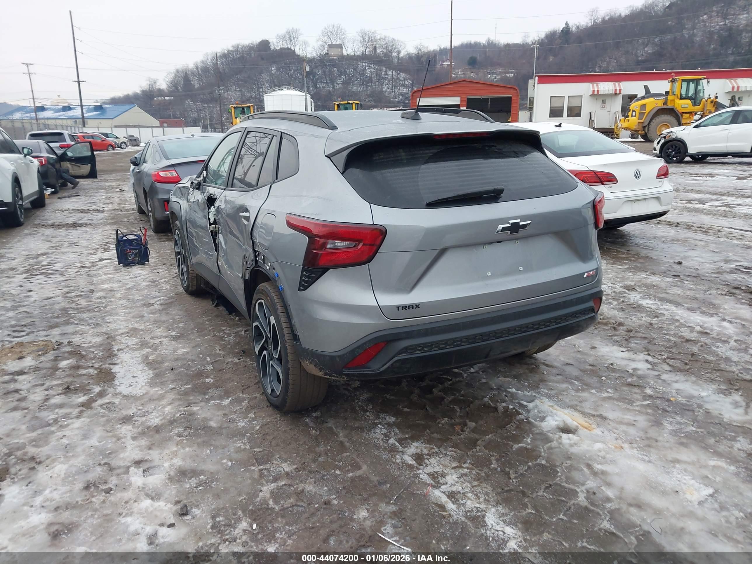 CHEVROLET TRAX image 3
