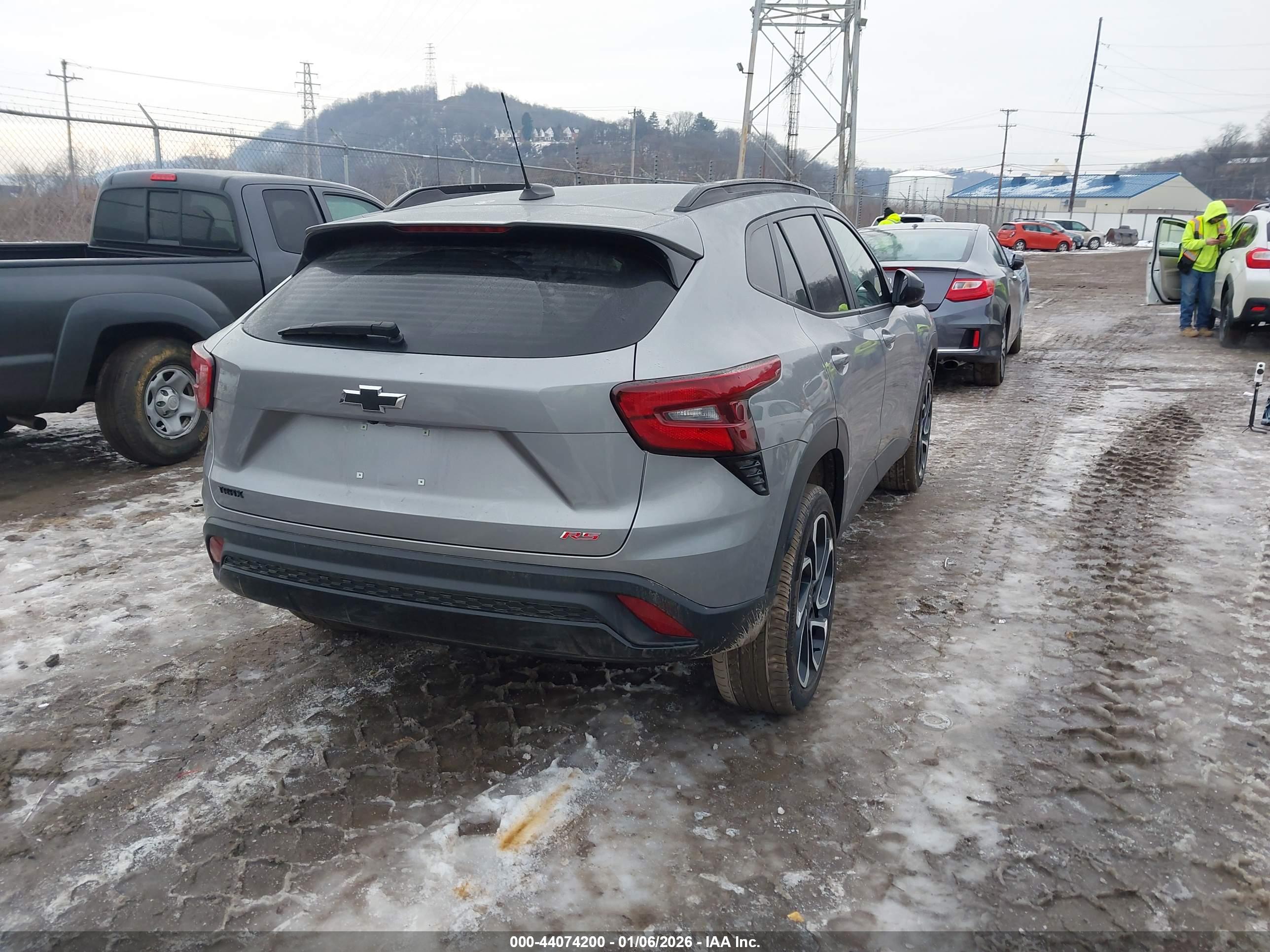 CHEVROLET TRAX image 4