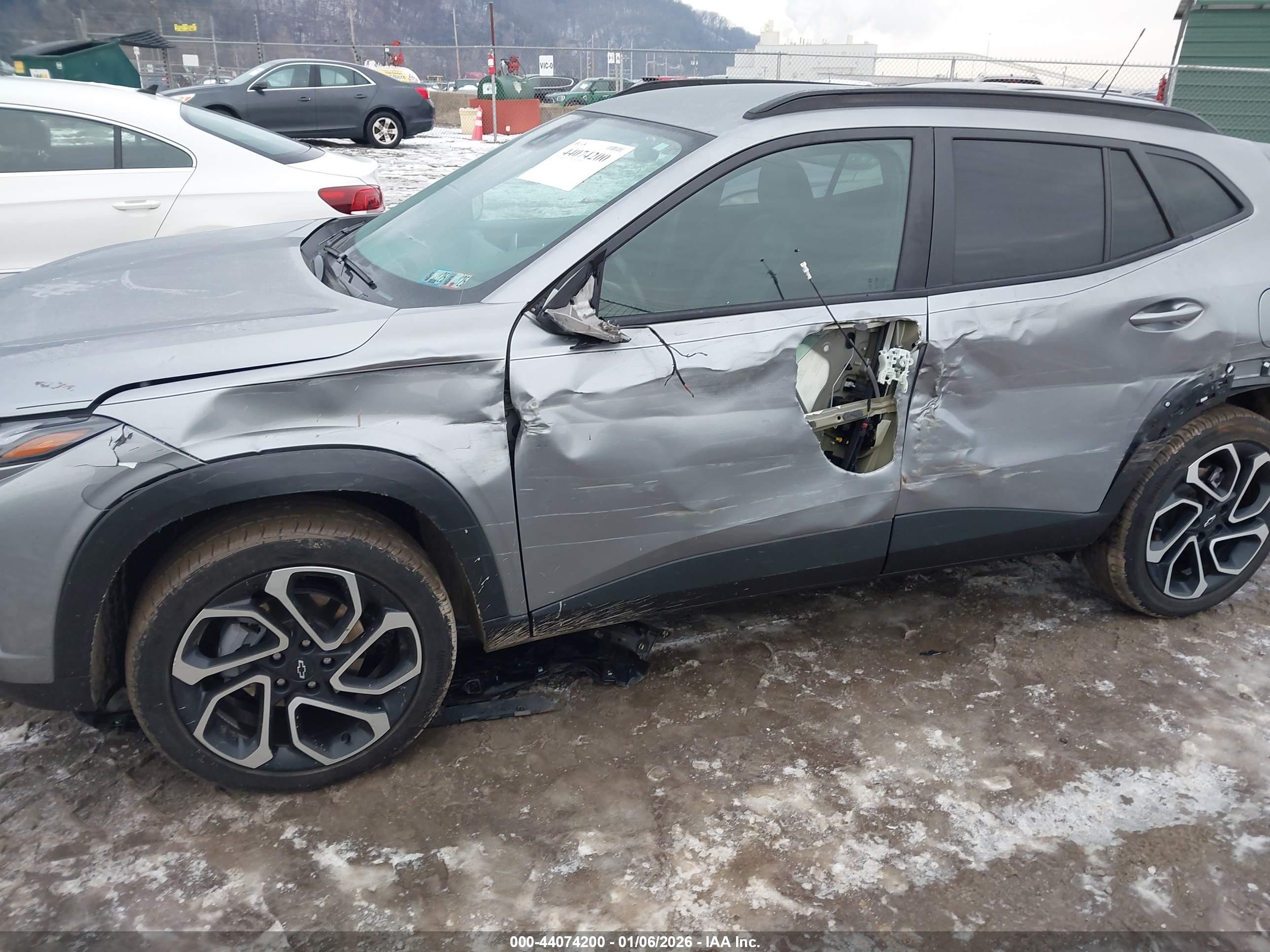 CHEVROLET TRAX image 6