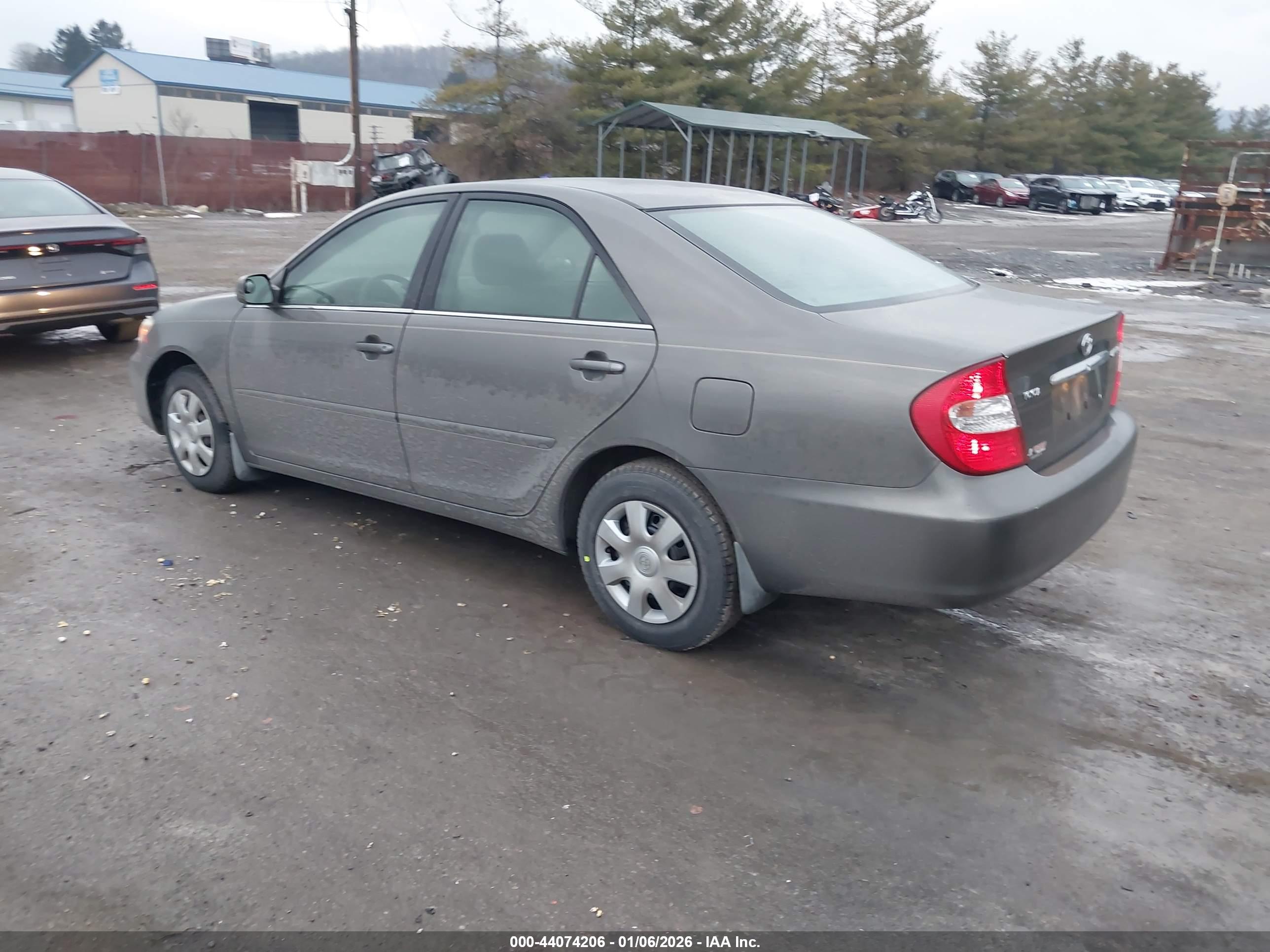 TOYOTA CAMRY image 3