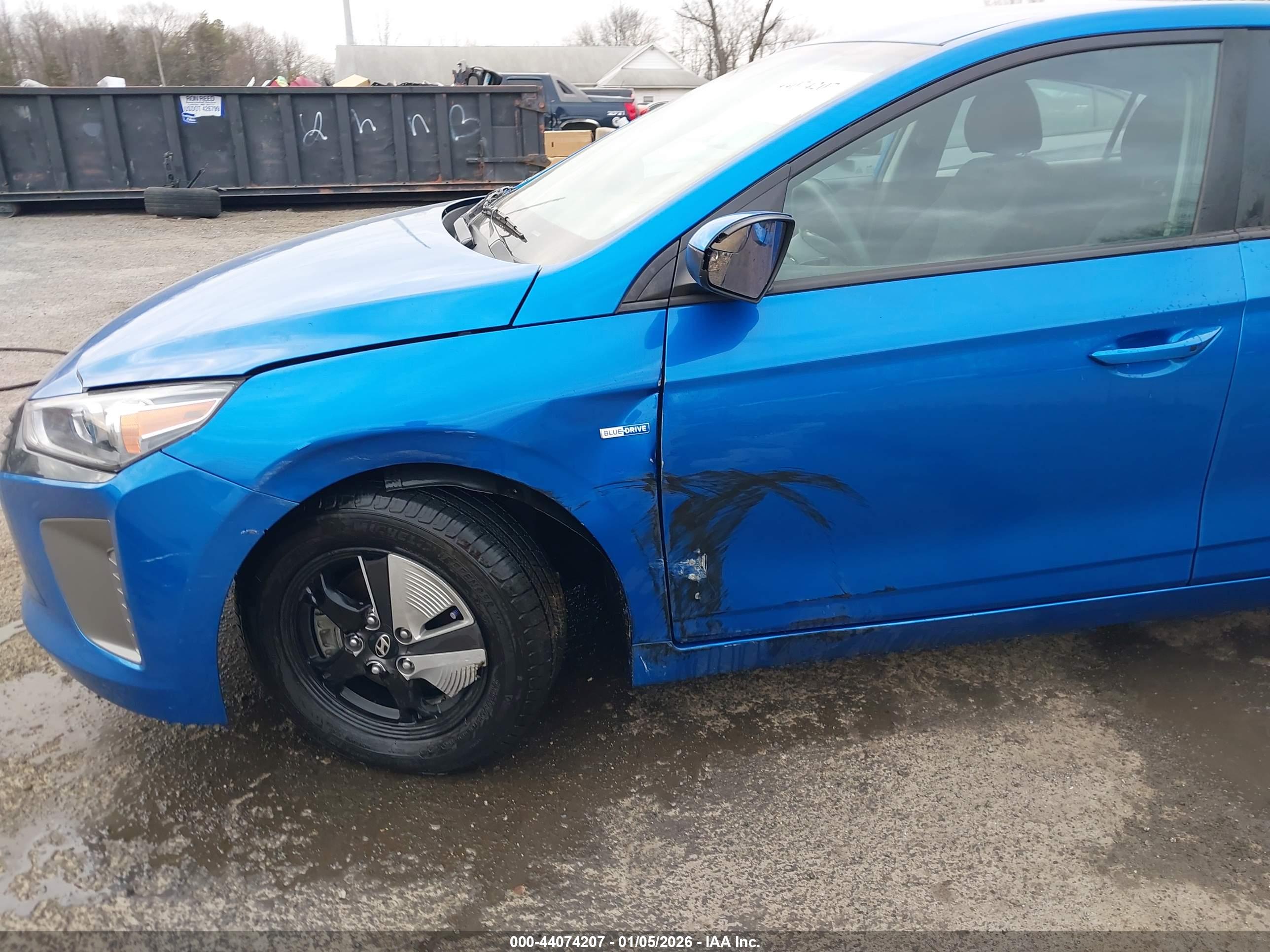 HYUNDAI IONIQ image 6