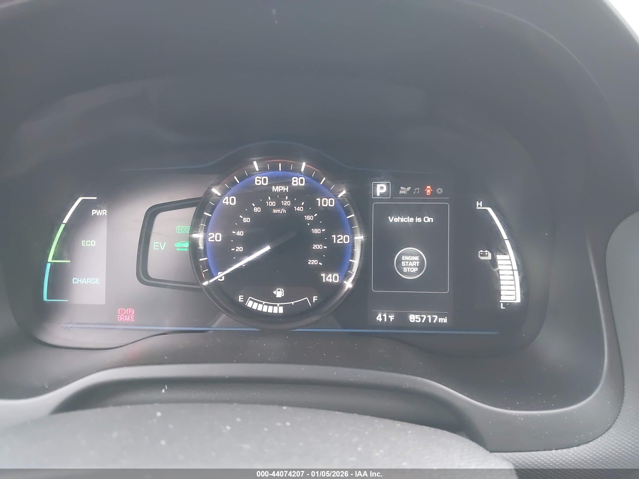 HYUNDAI IONIQ image 7