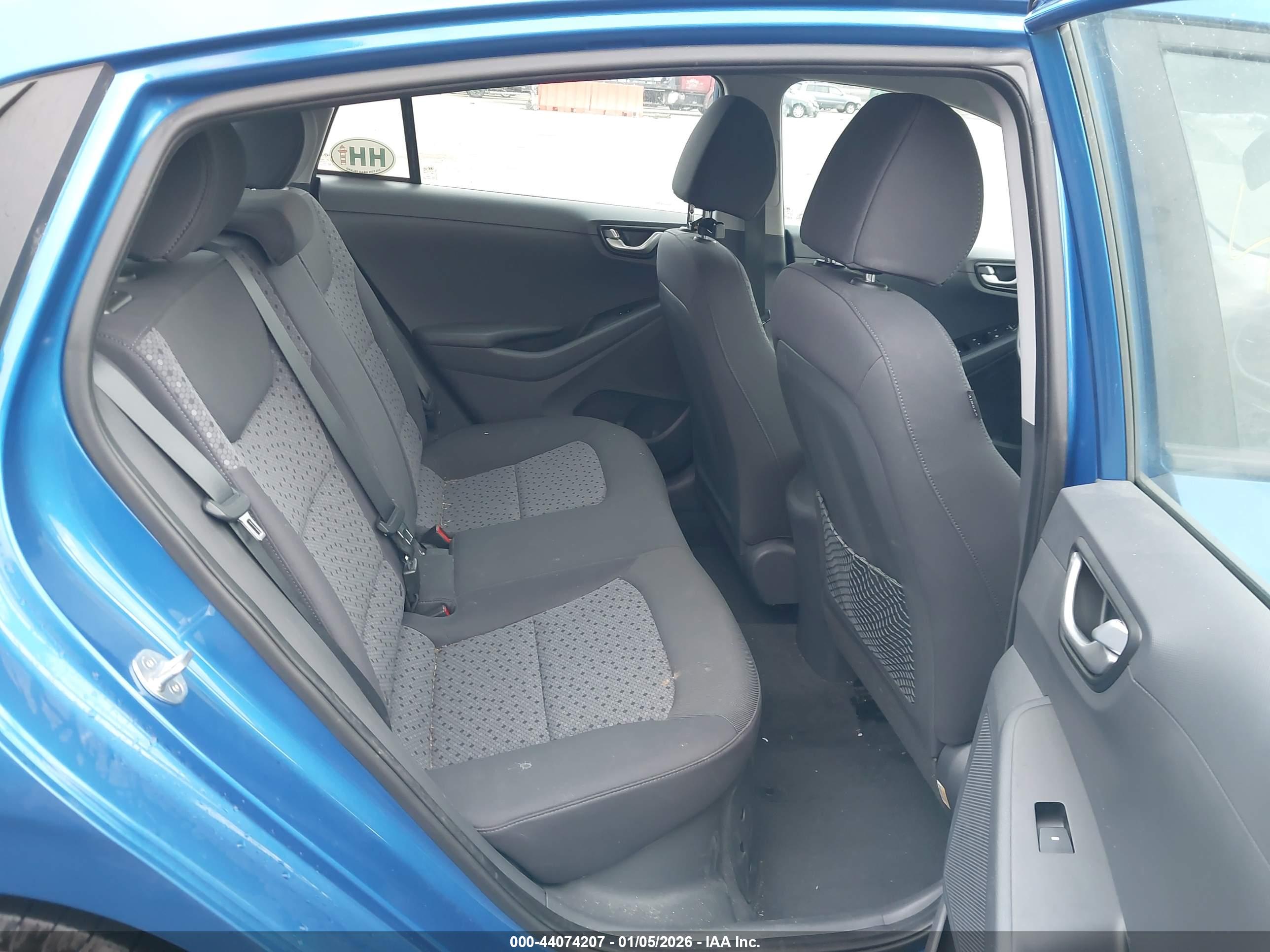 HYUNDAI IONIQ image 8