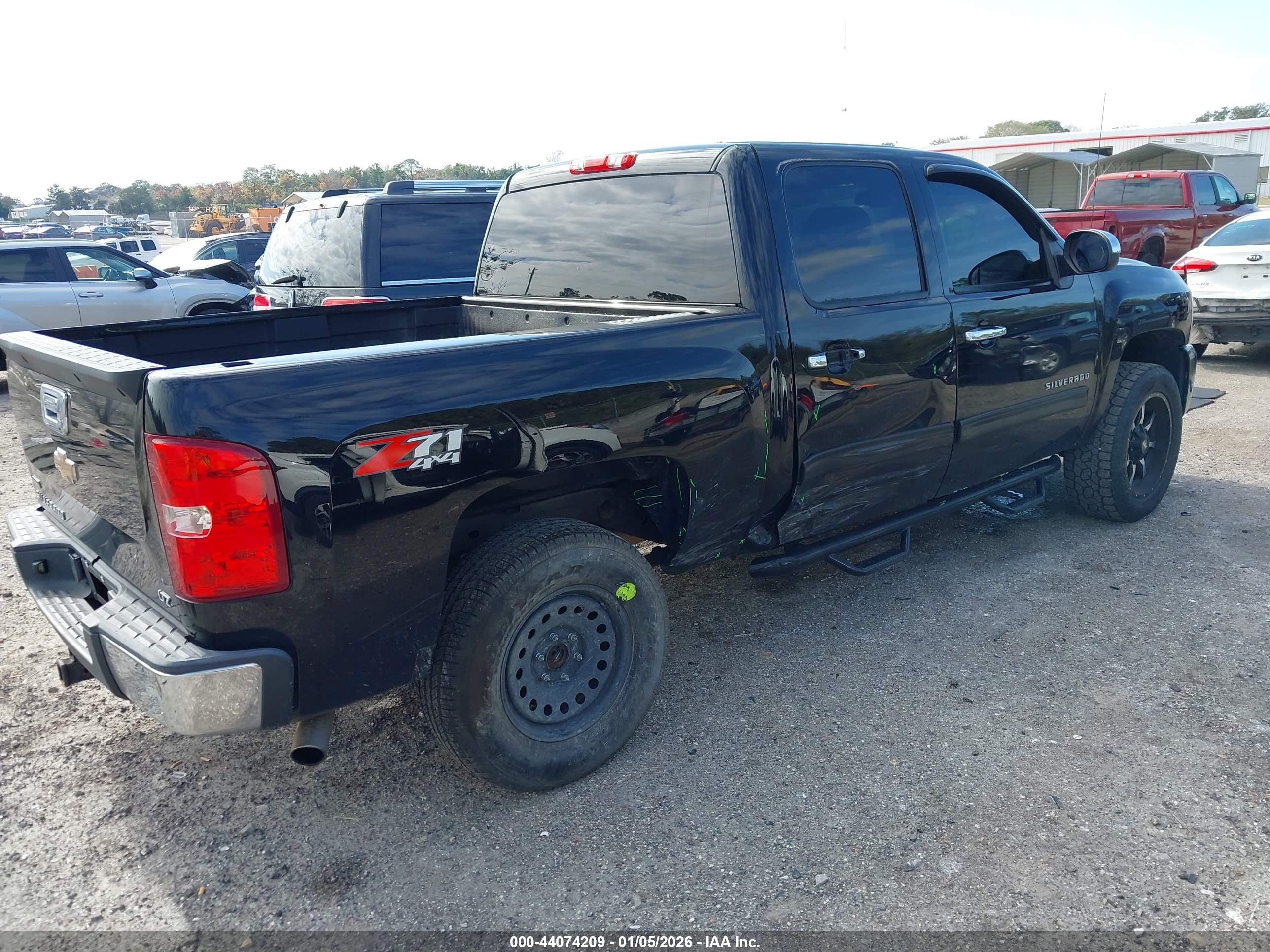 CHEVROLET SILVERADO image 4