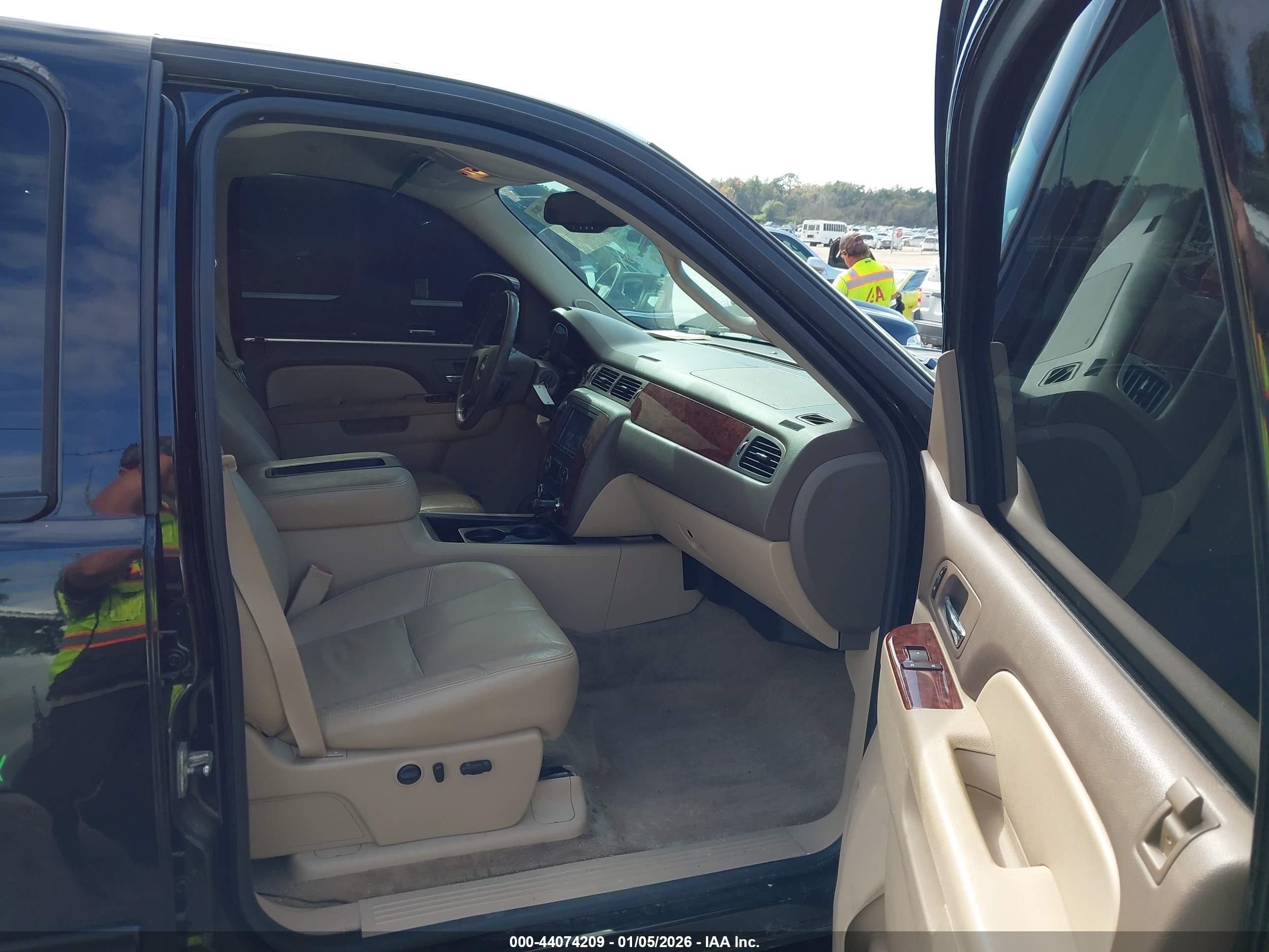CHEVROLET SILVERADO image 5