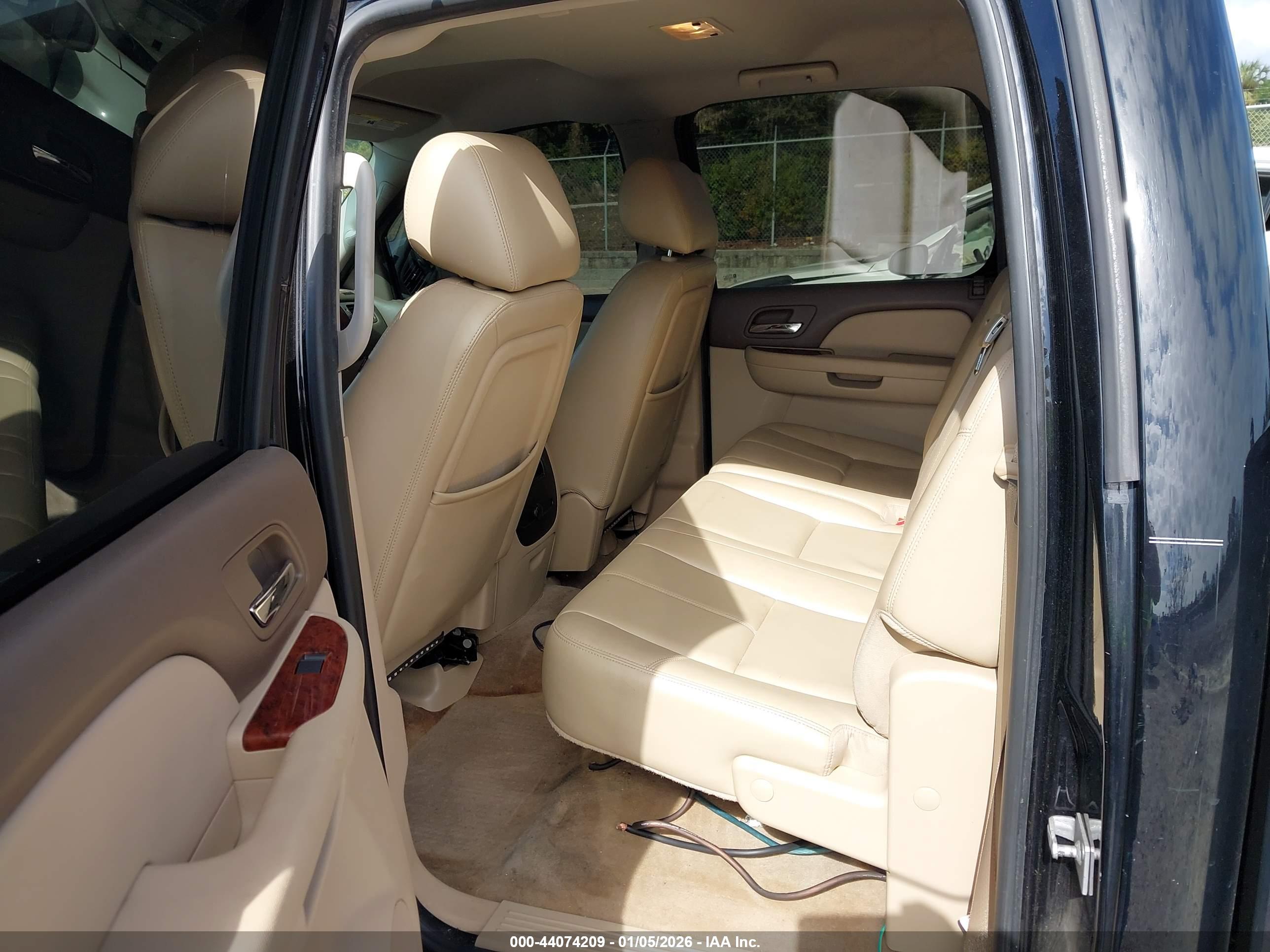 CHEVROLET SILVERADO image 8