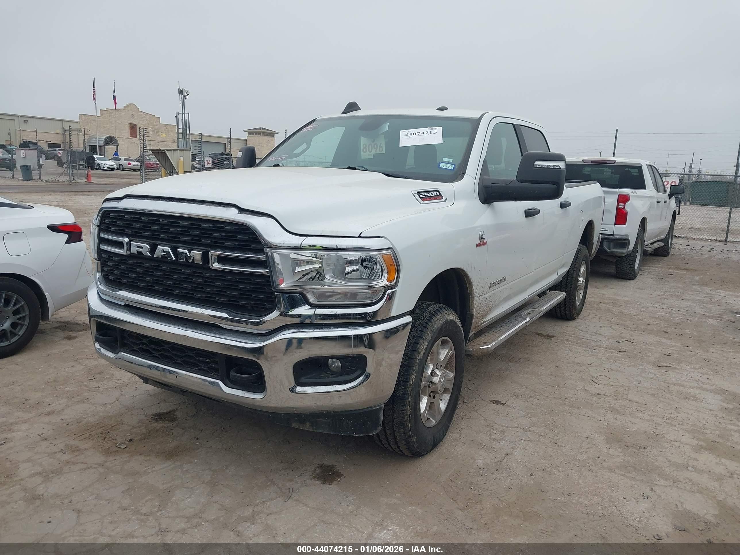 RAM 2500 image 2