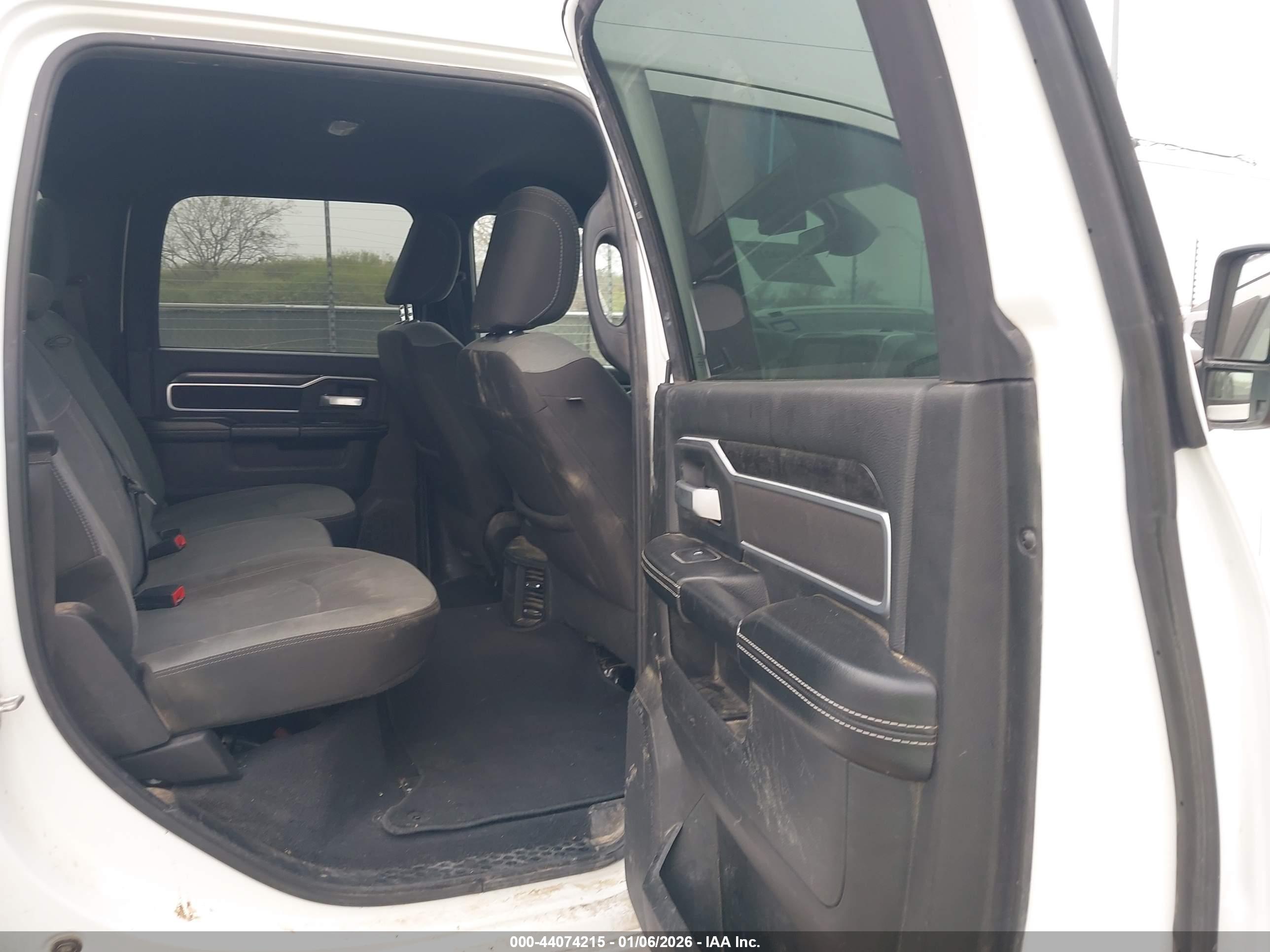 RAM 2500 image 8