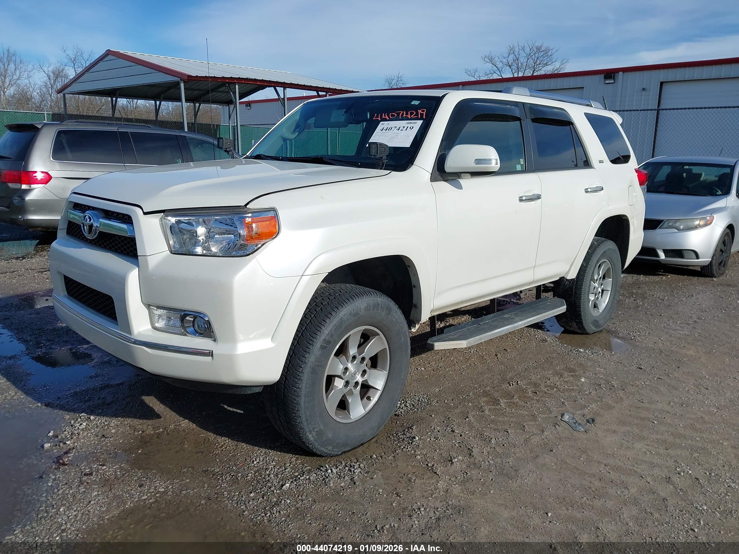 TOYOTA 4RUNNER image 2