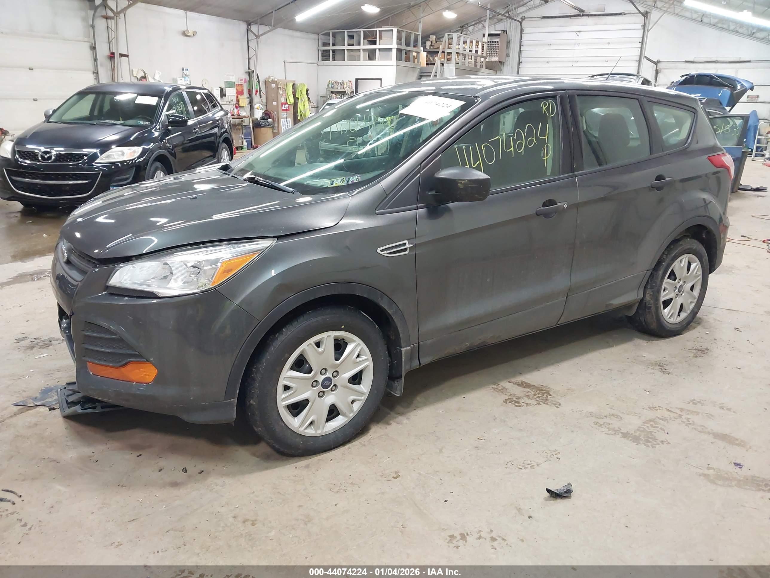 FORD ESCAPE image 2