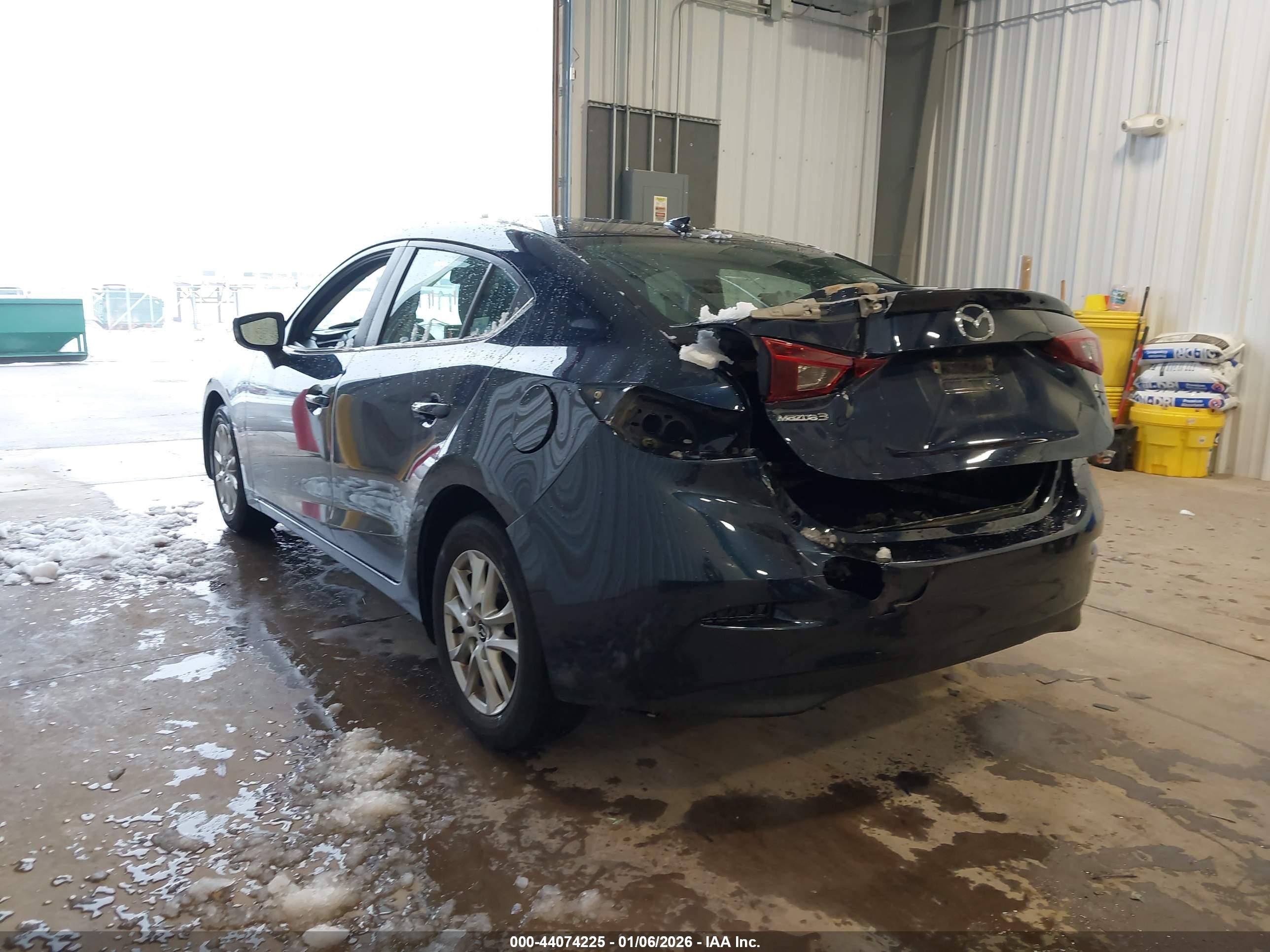 MAZDA MAZDA3 image 3