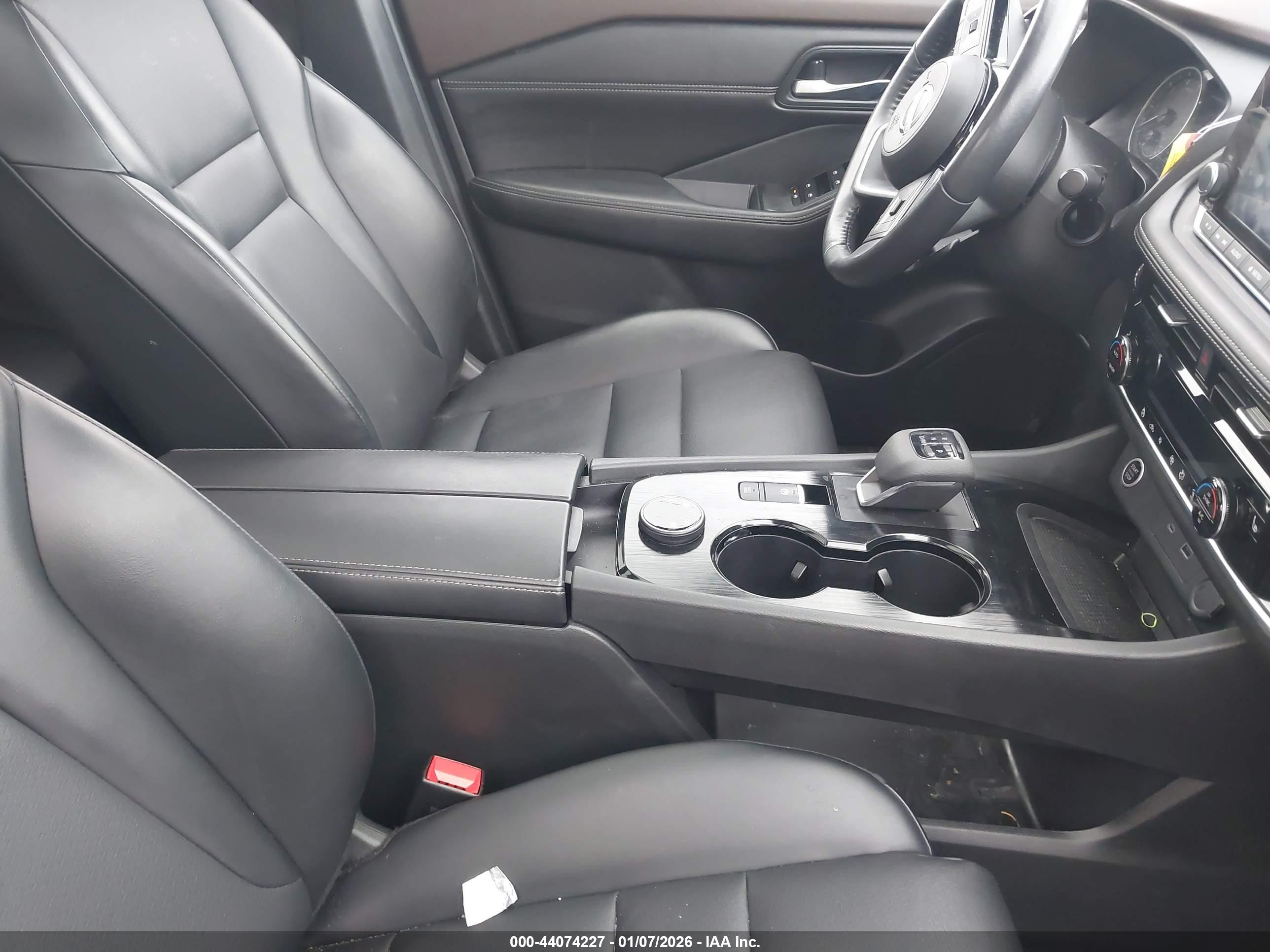 NISSAN ROGUE image 5
