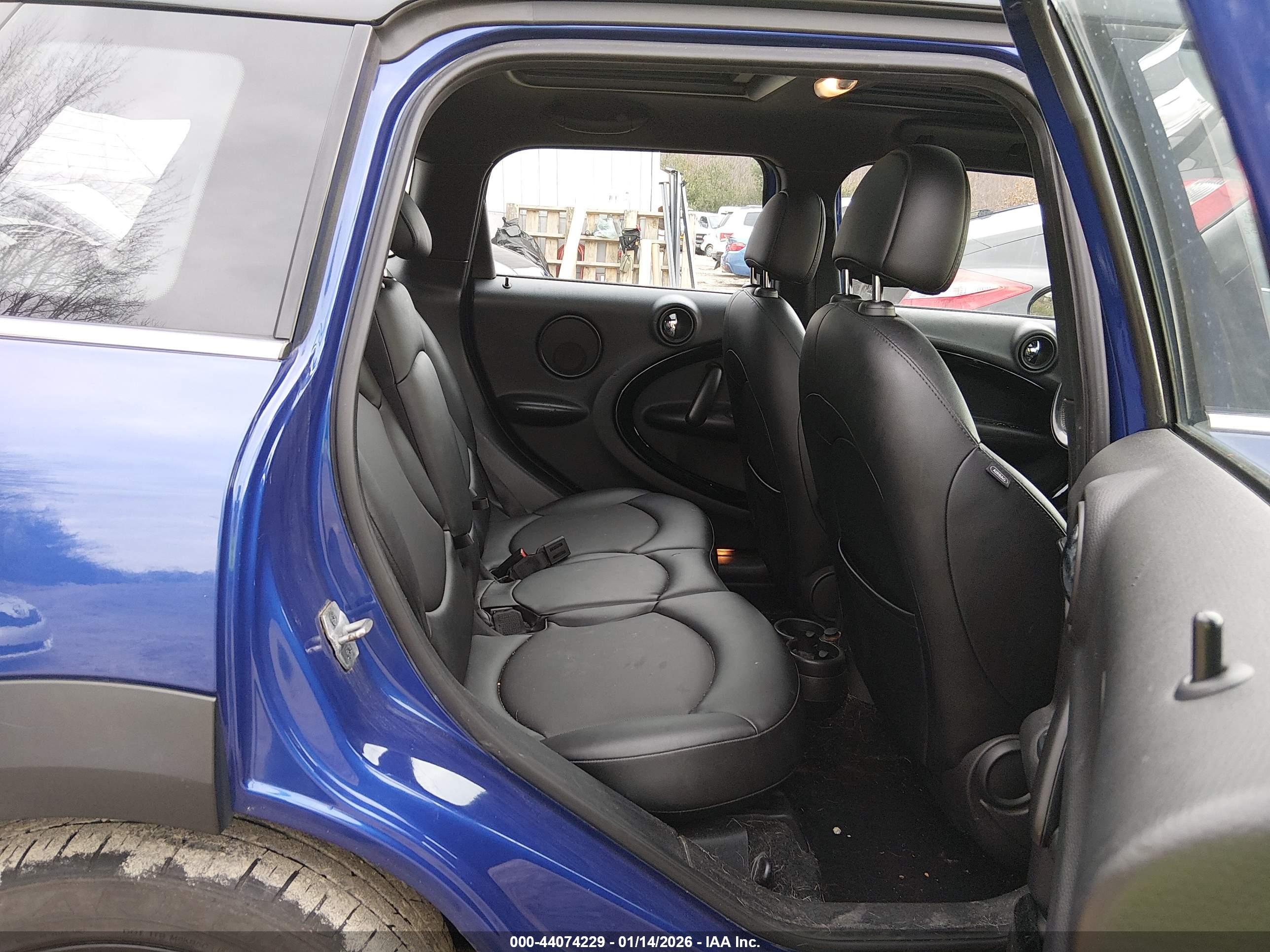 MINI COUNTRYMAN image 8