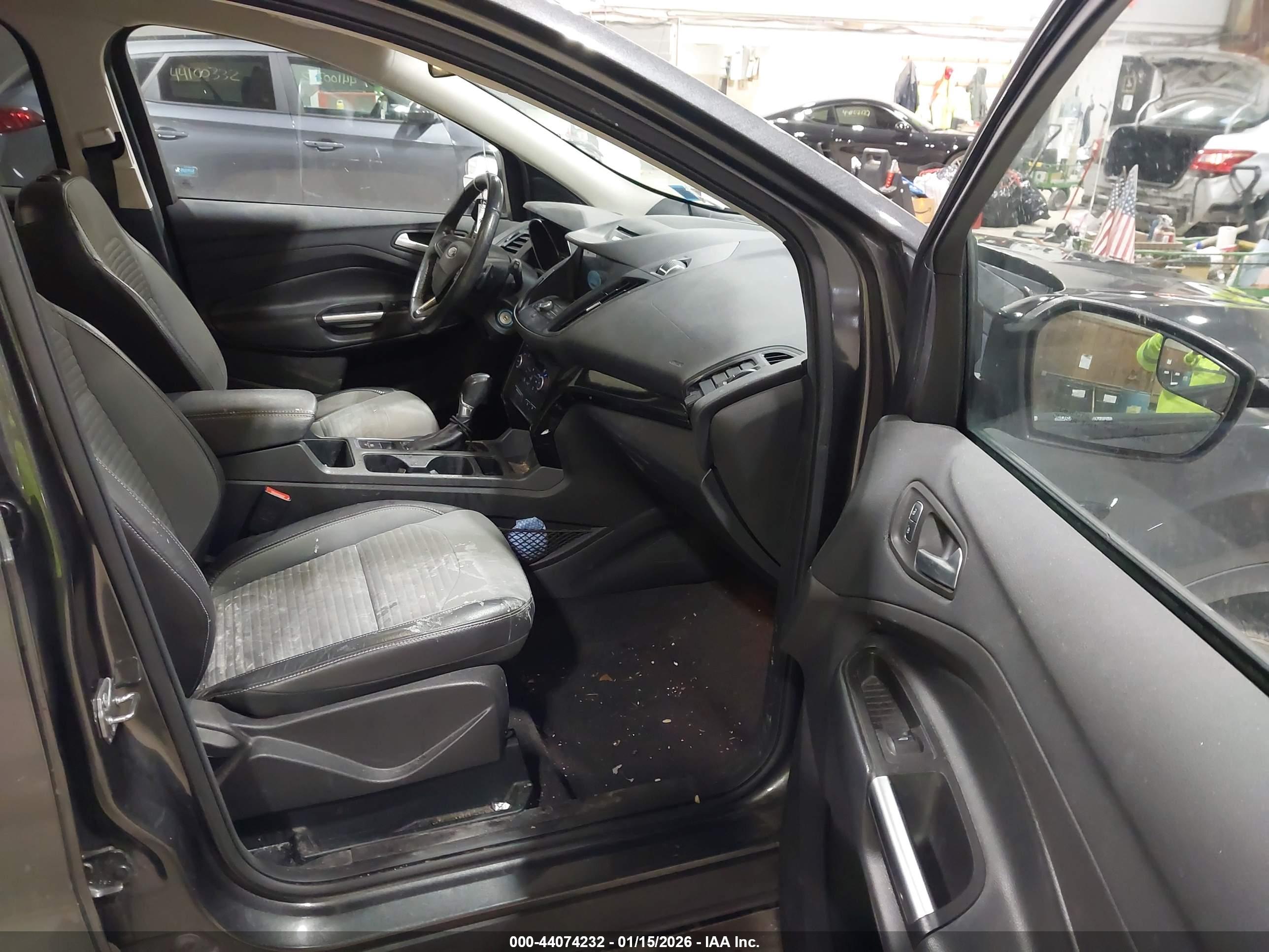 FORD ESCAPE image 5