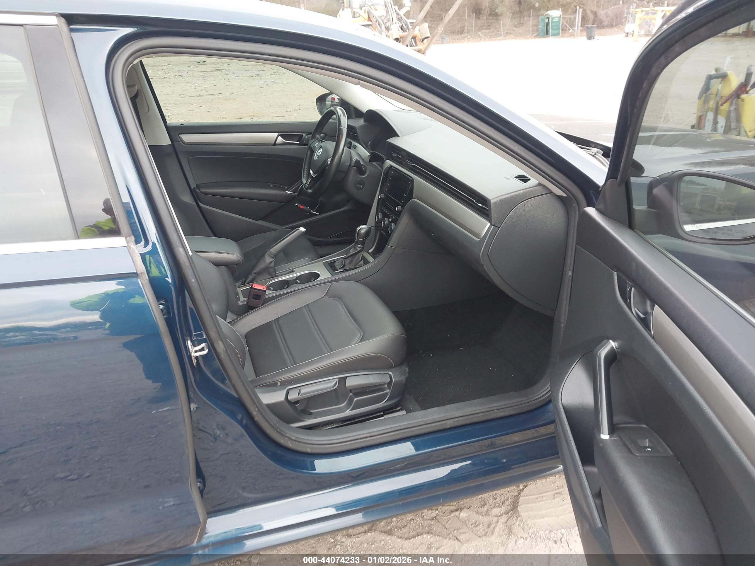 VOLKSWAGEN PASSAT image 5