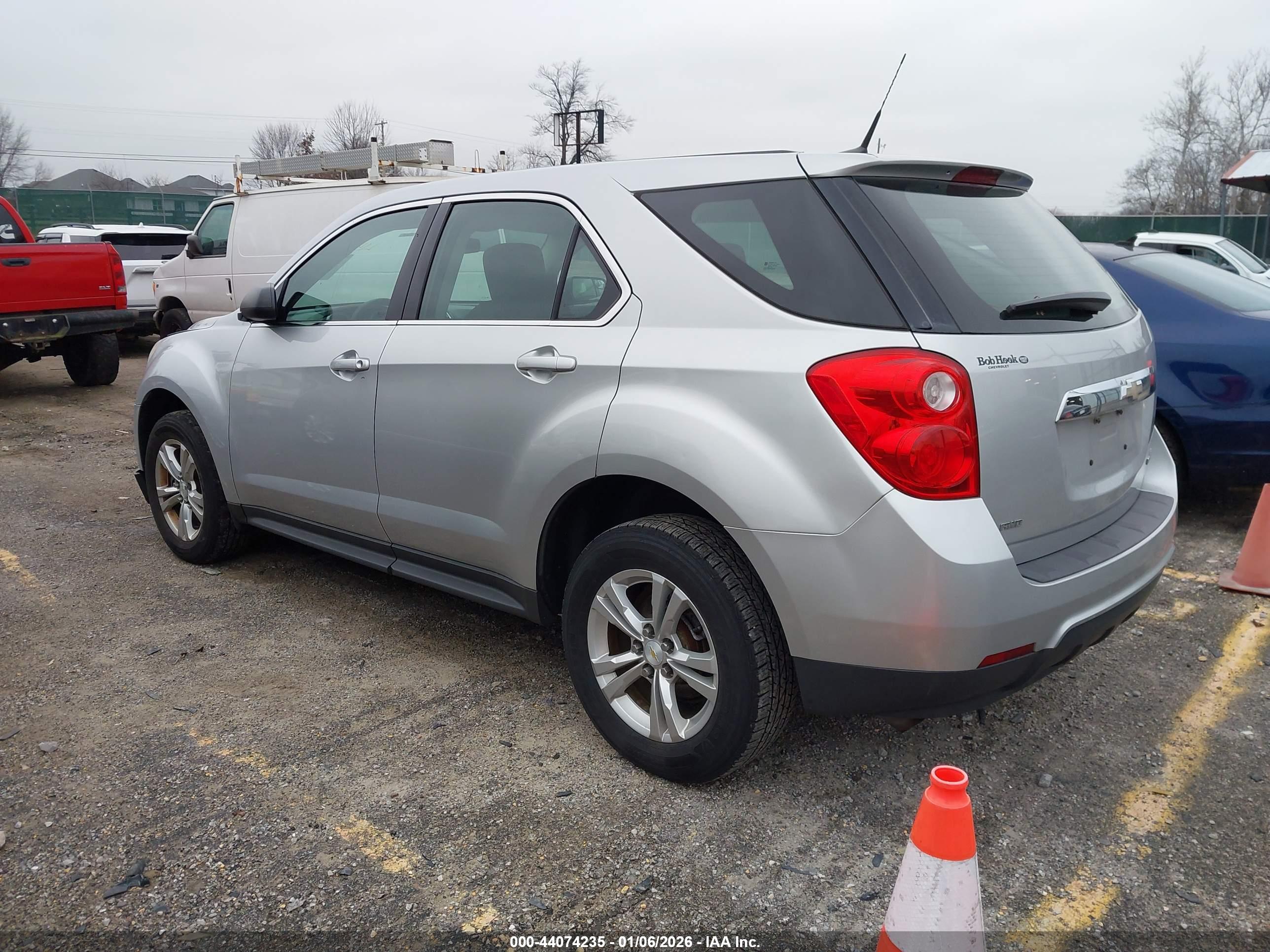 CHEVROLET EQUINOX image 3