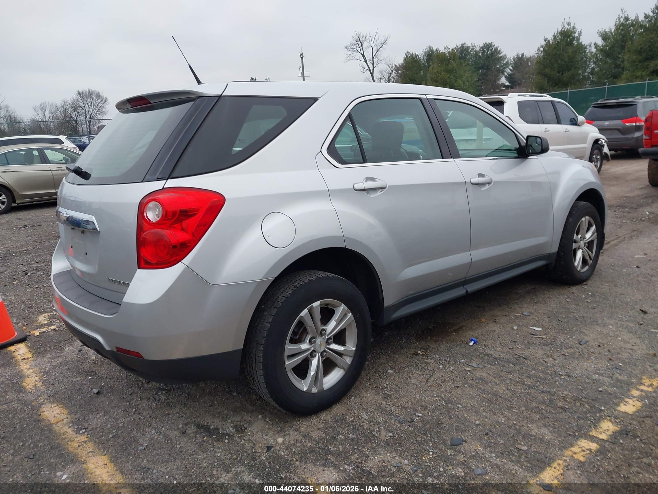 CHEVROLET EQUINOX image 4