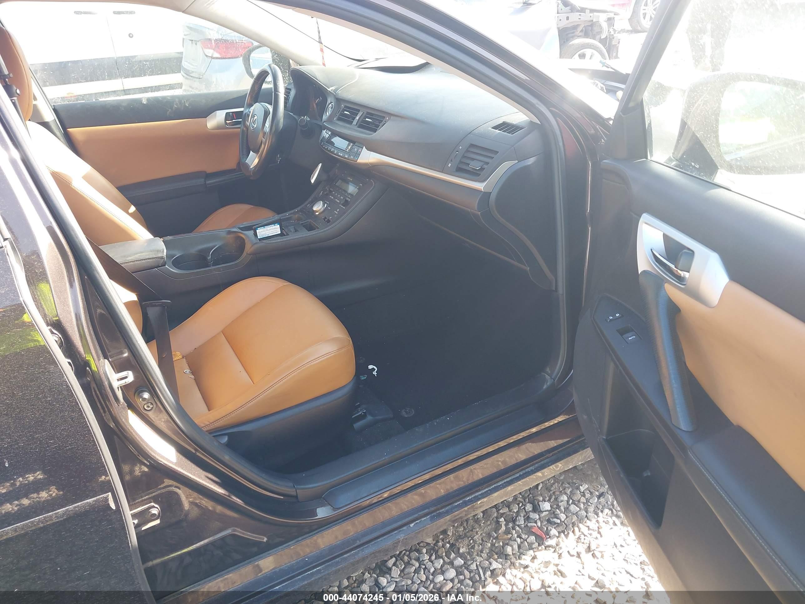 LEXUS CT image 5