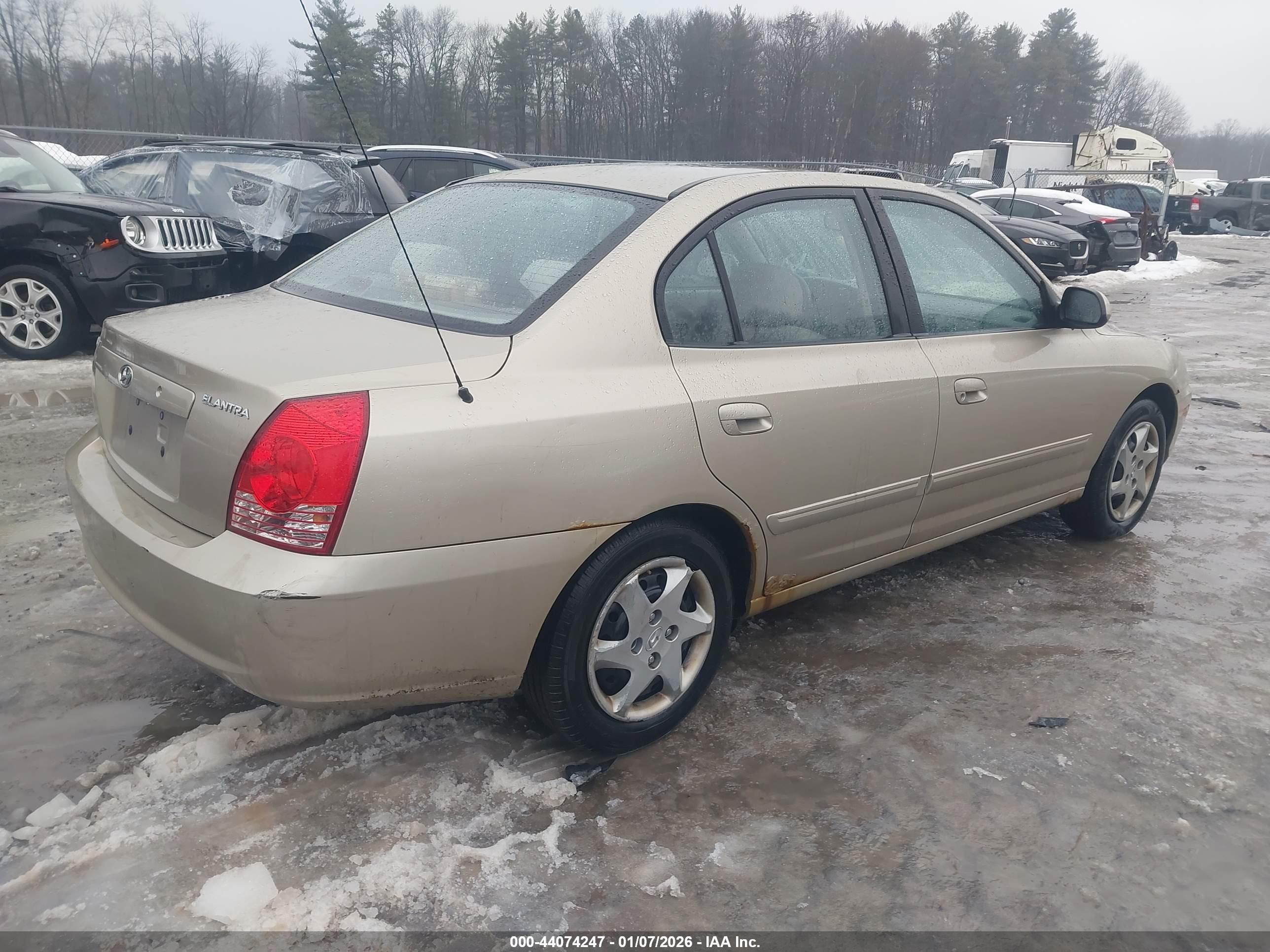 HYUNDAI ELANTRA image 4