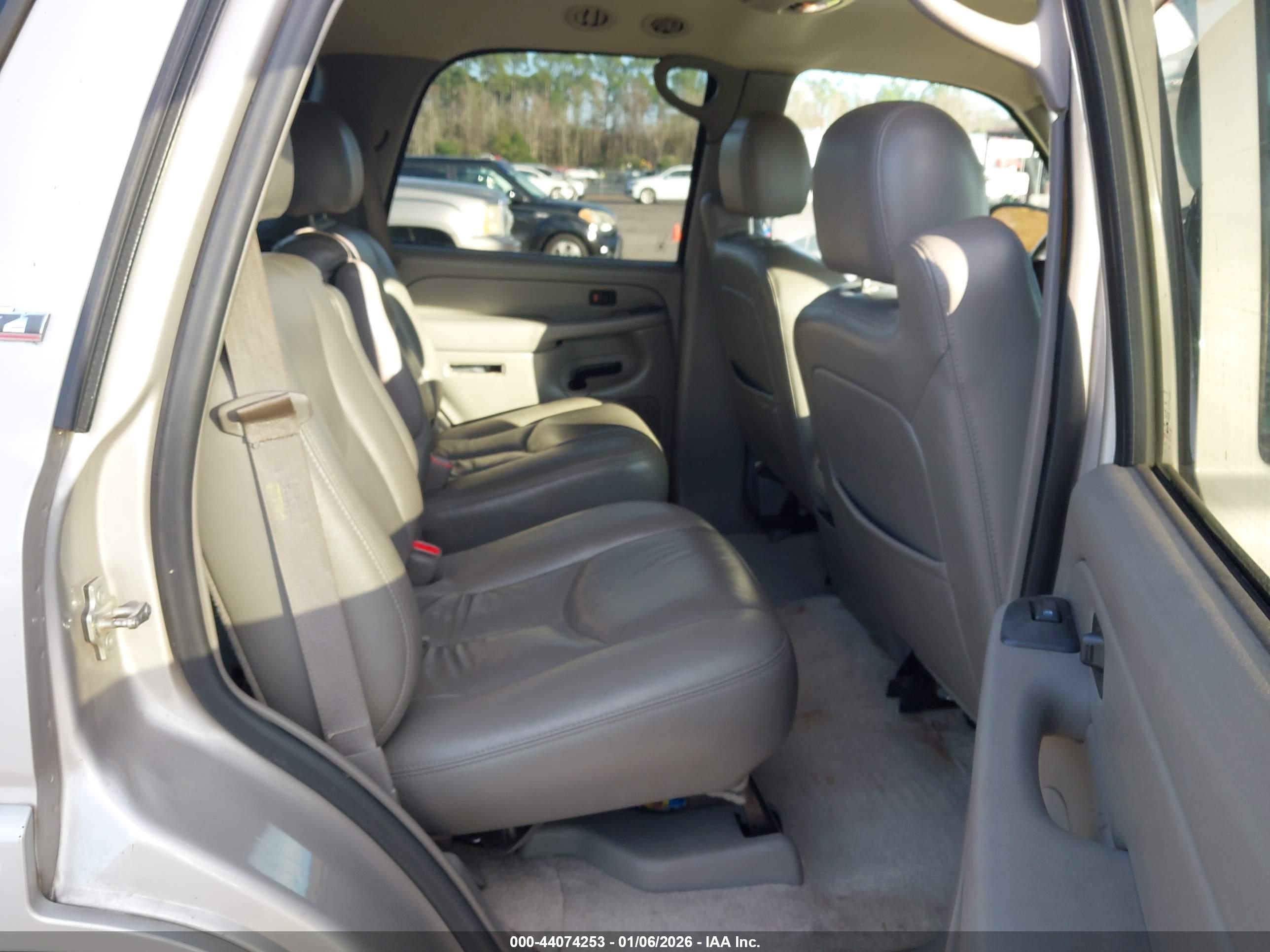 CHEVROLET TAHOE image 8