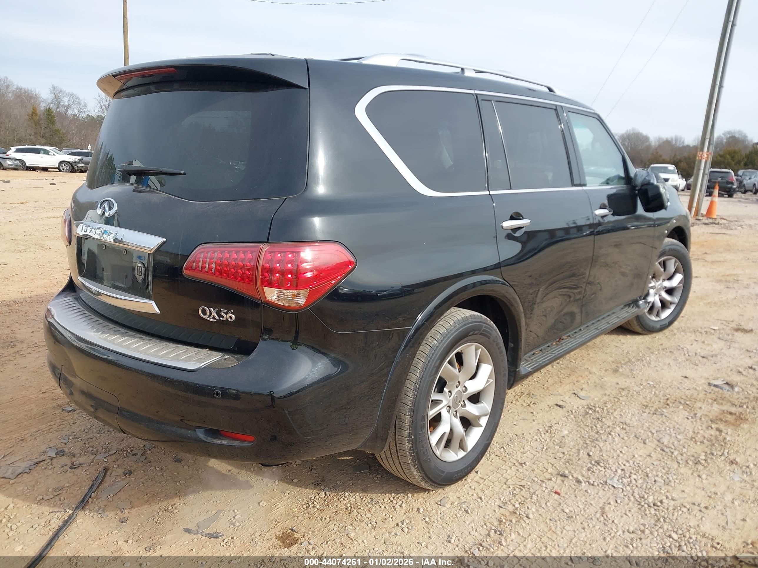 INFINITI QX56 image 4