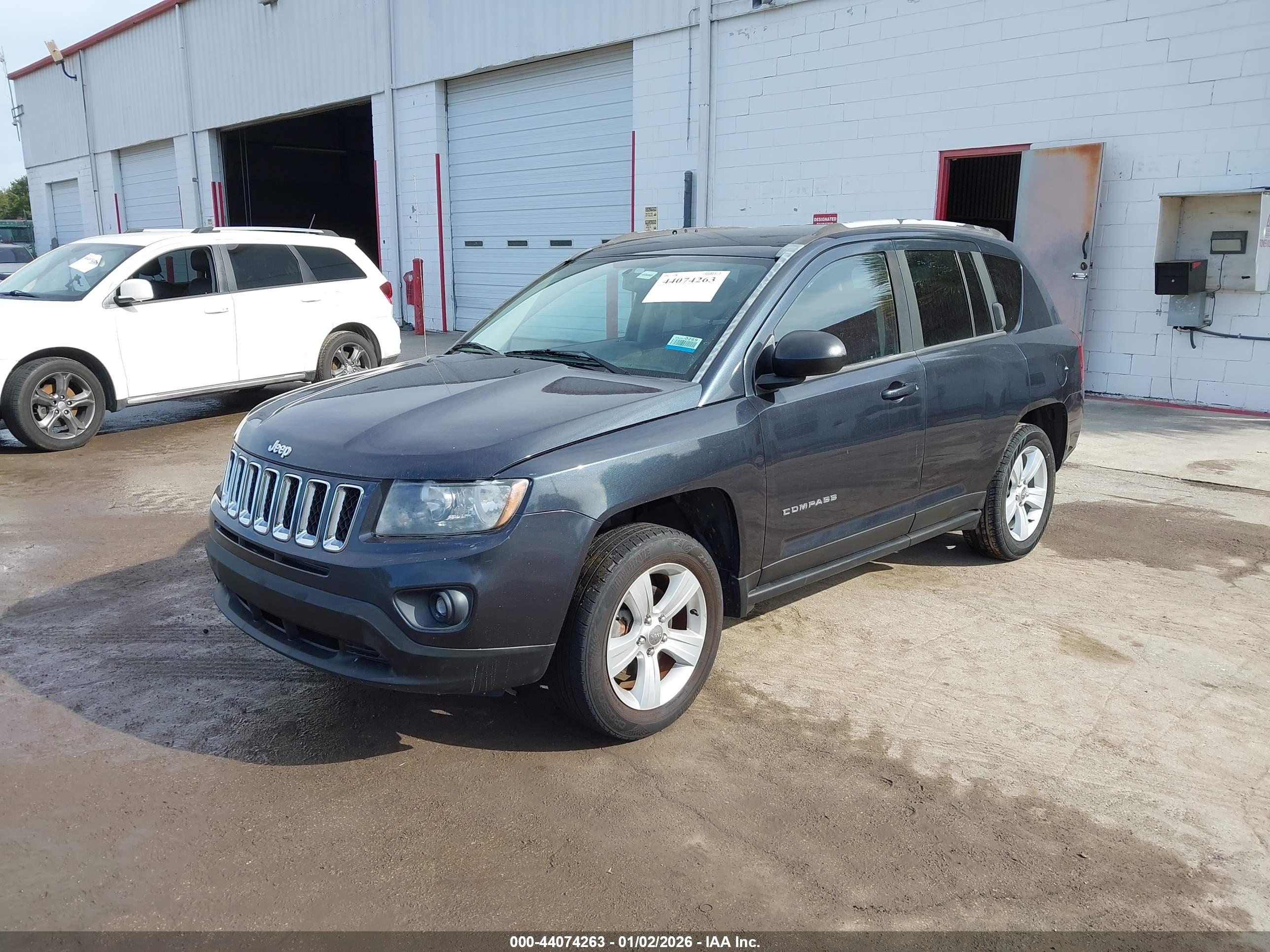 JEEP COMPASS image 2