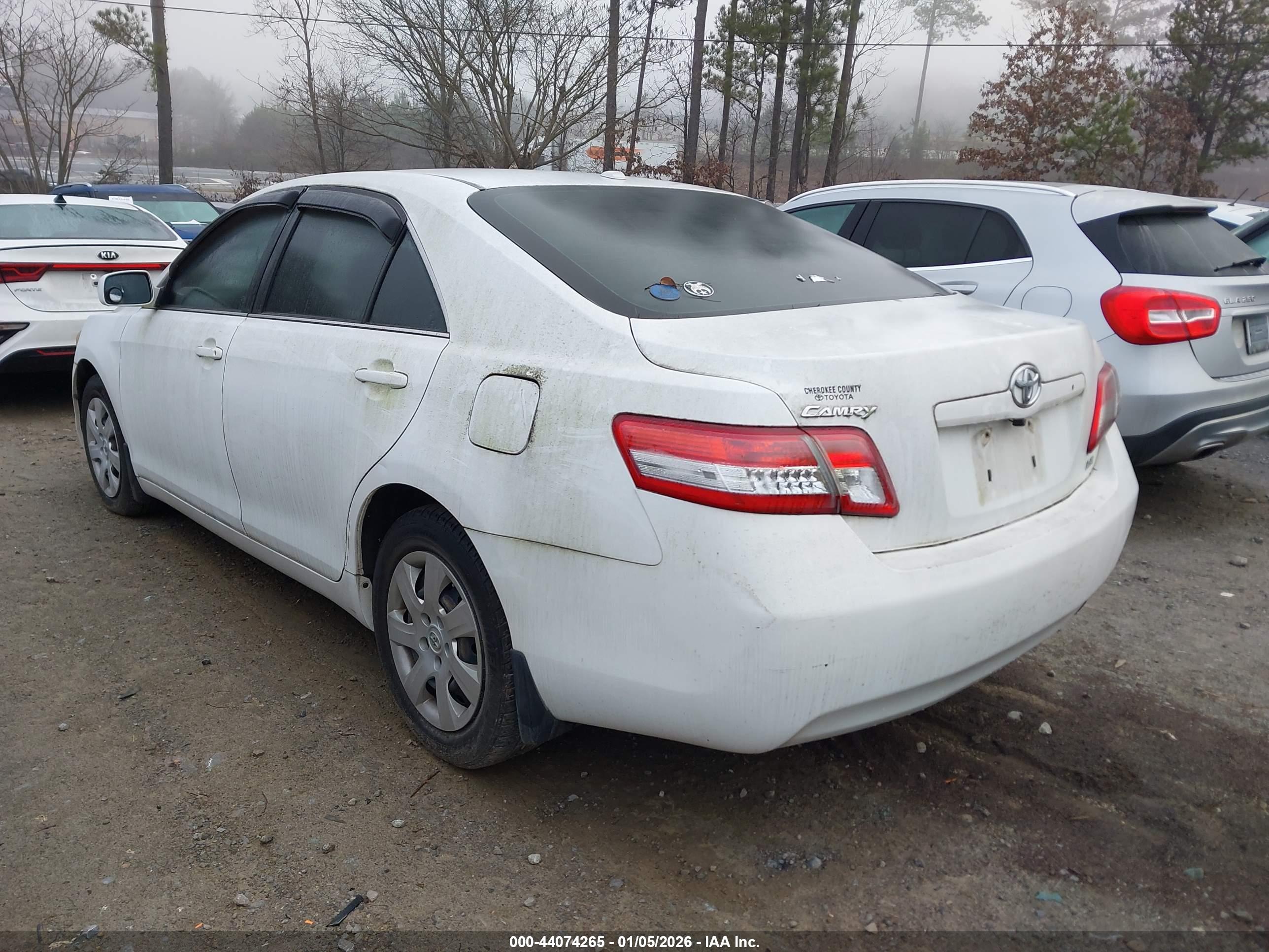 TOYOTA CAMRY image 3