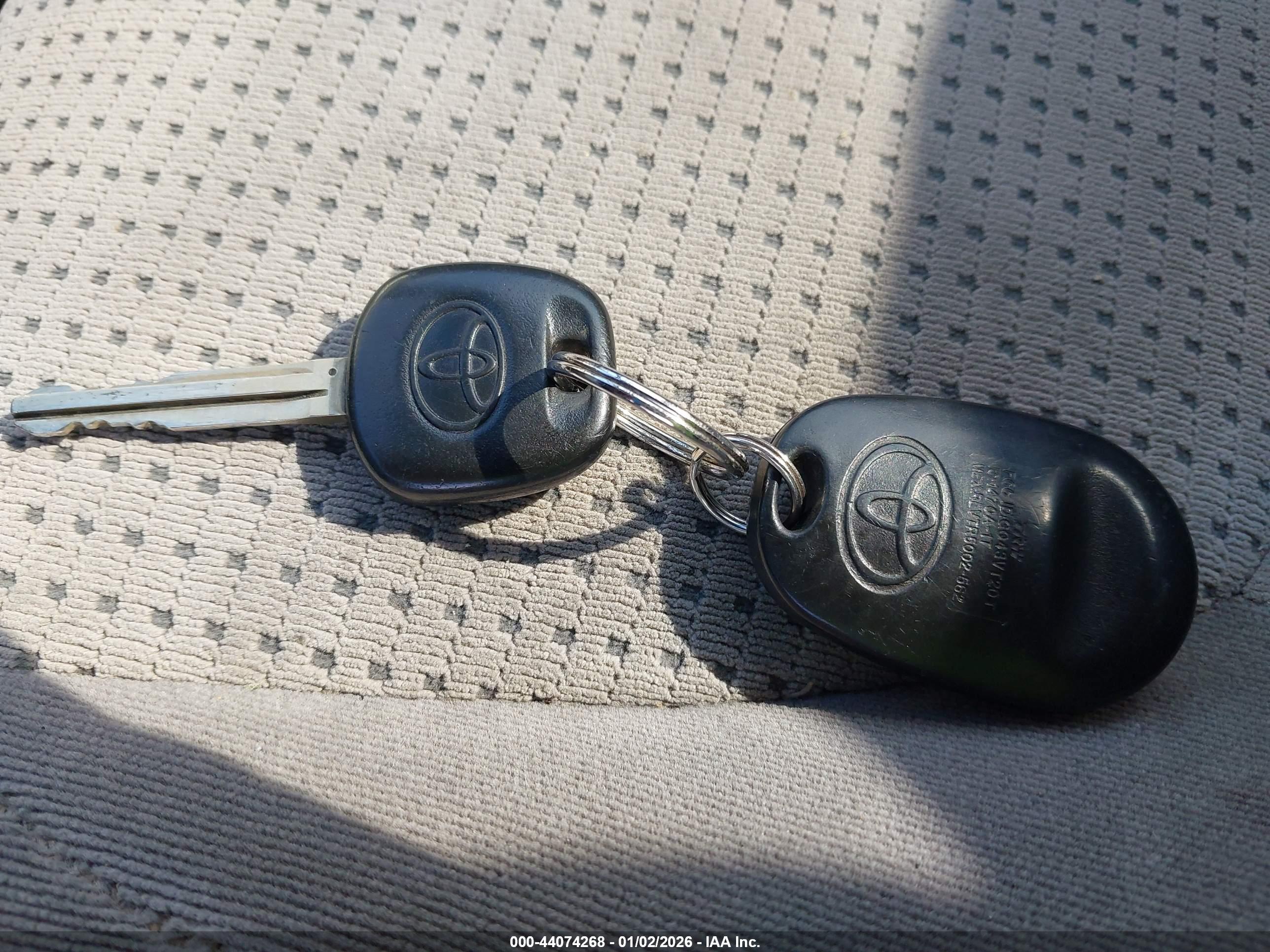 TOYOTA SIENNA image 11