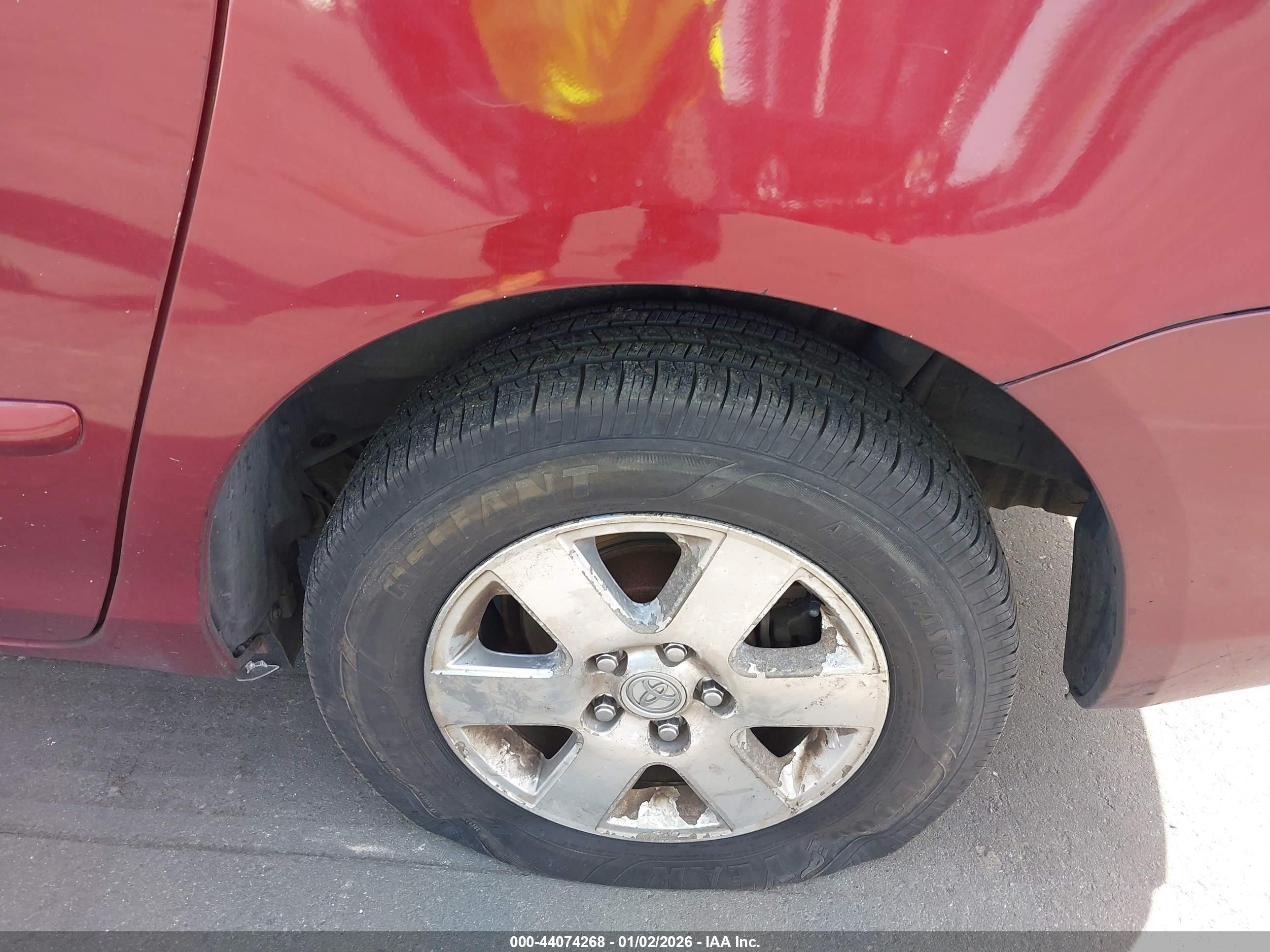 TOYOTA SIENNA image 6