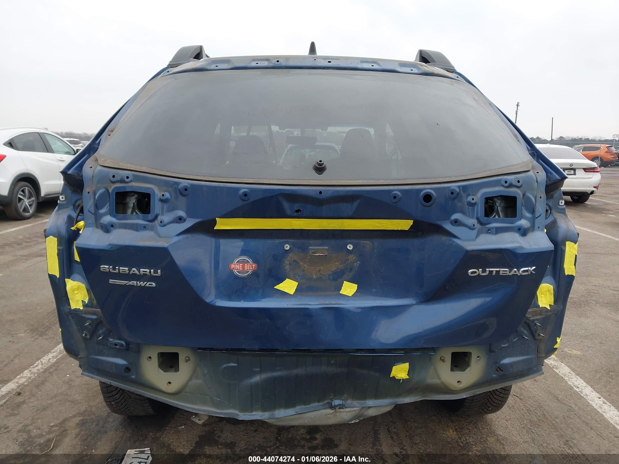 SUBARU OUTBACK image 6