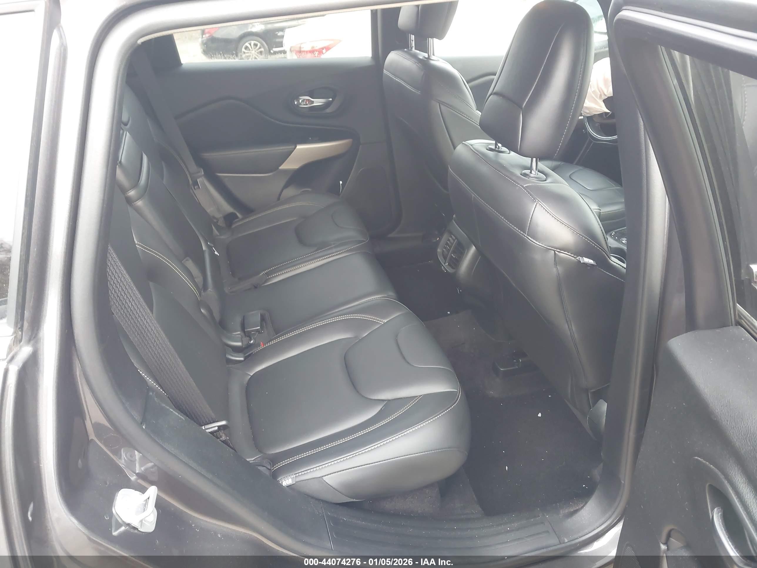 JEEP CHEROKEE image 8