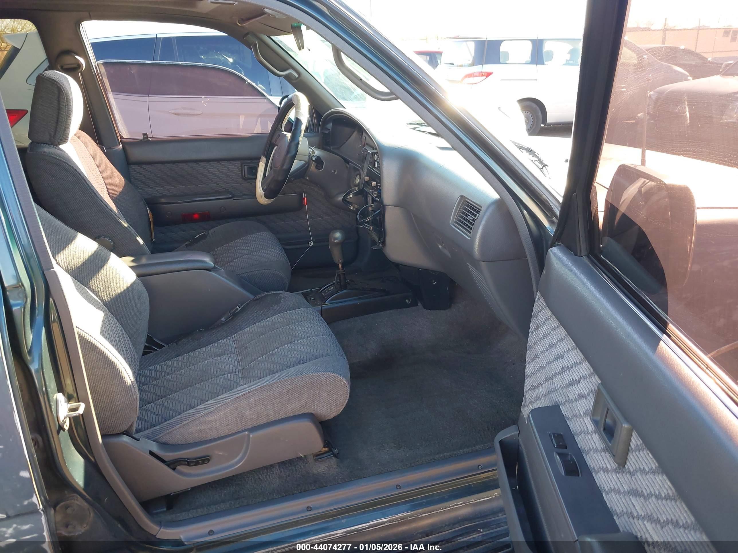 TOYOTA 4RUNNER image 5