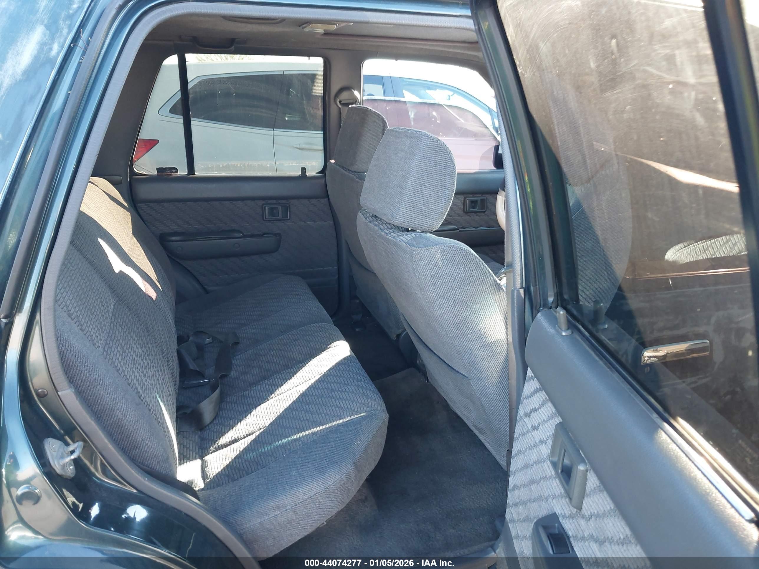 TOYOTA 4RUNNER image 8