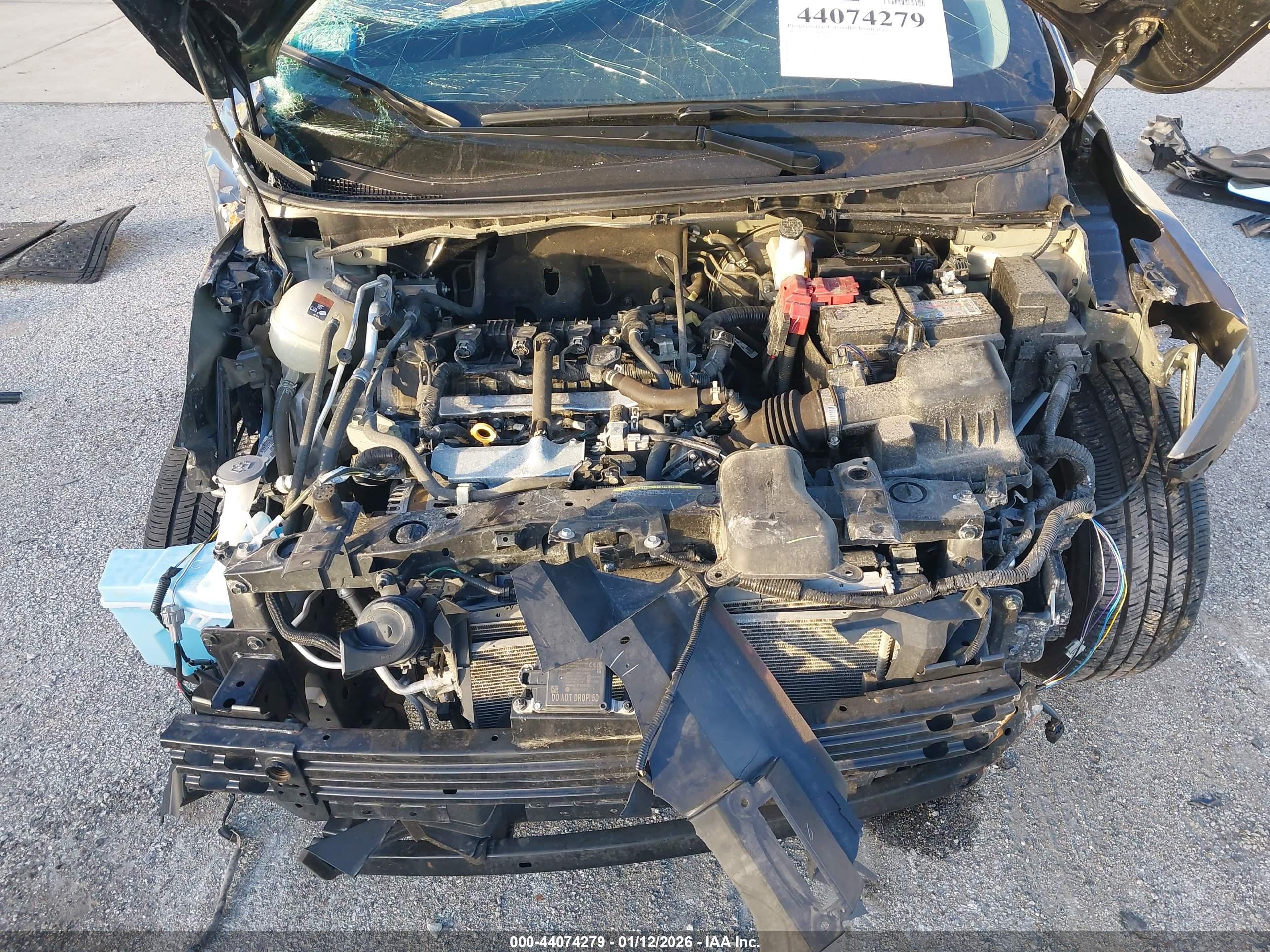 NISSAN VERSA image 10