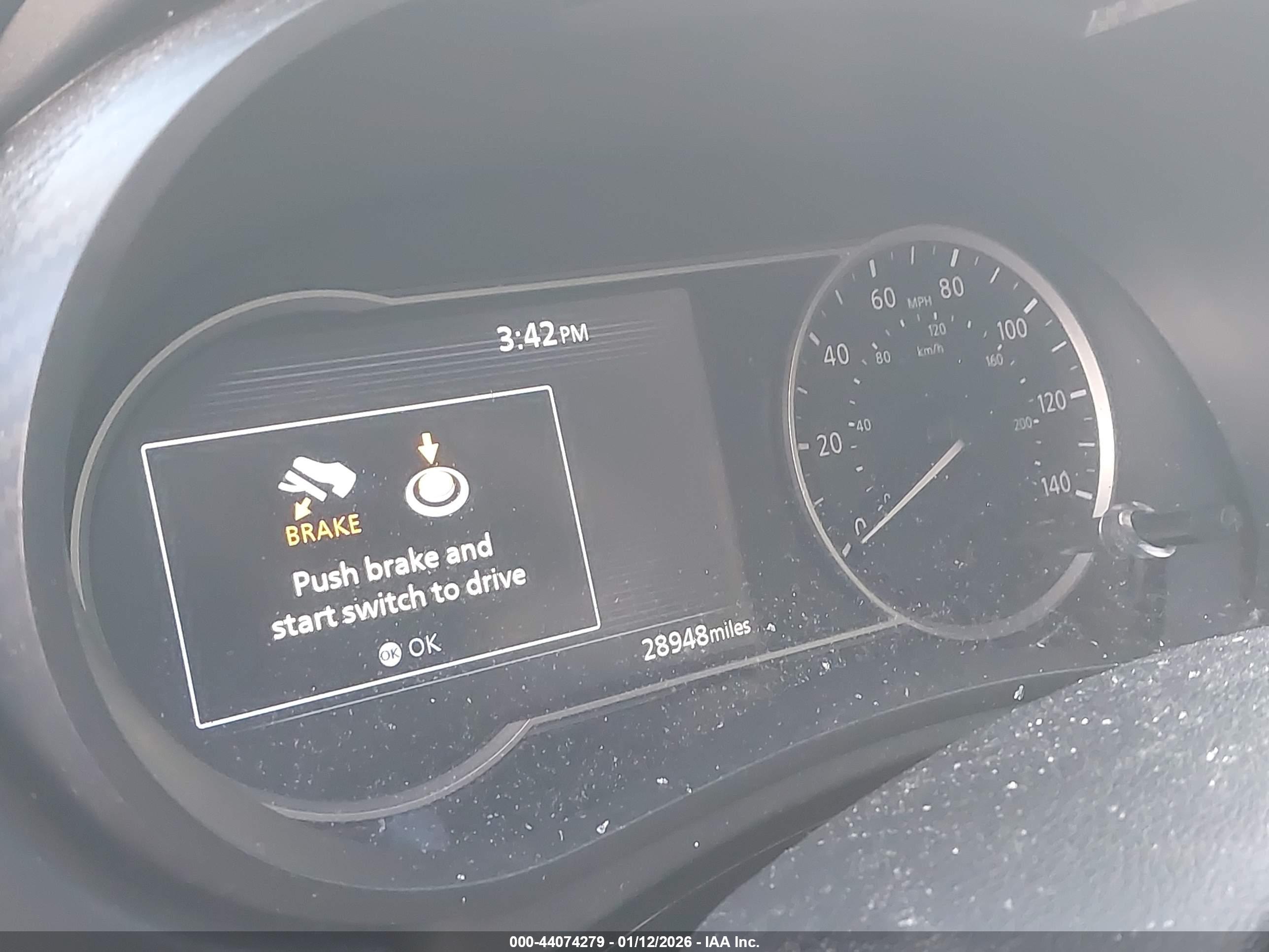 NISSAN VERSA image 7