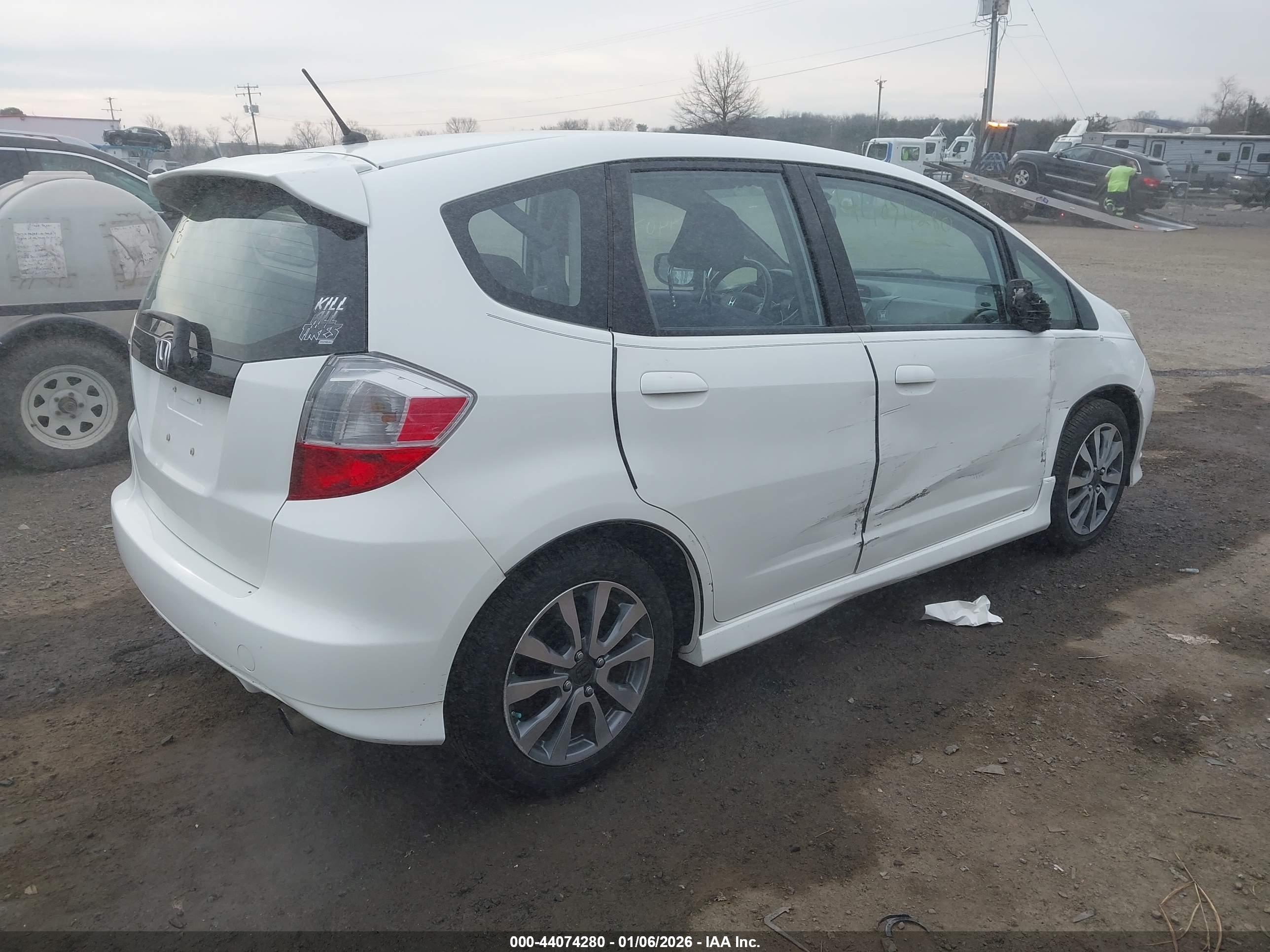 HONDA FIT image 4