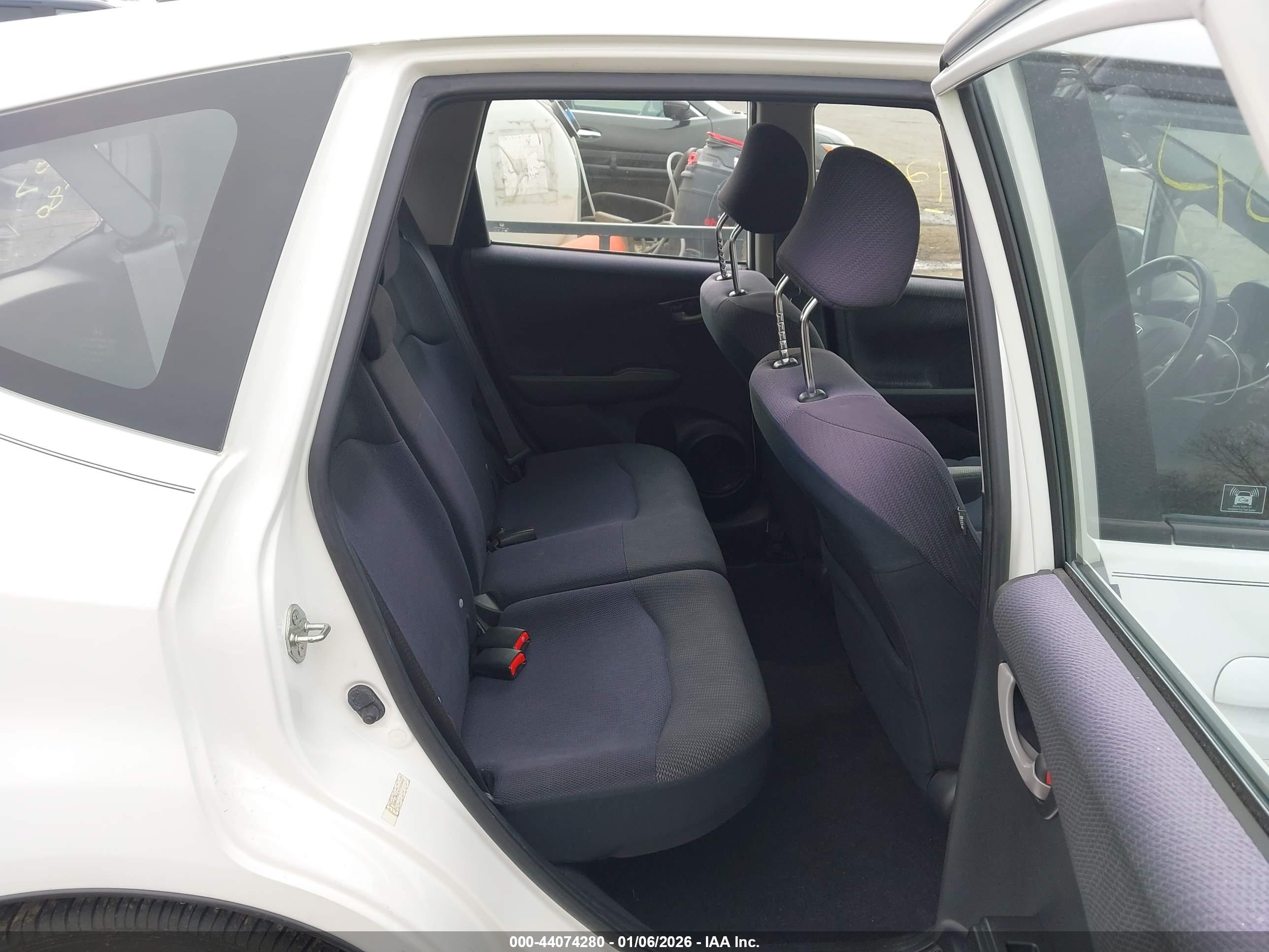 HONDA FIT image 8